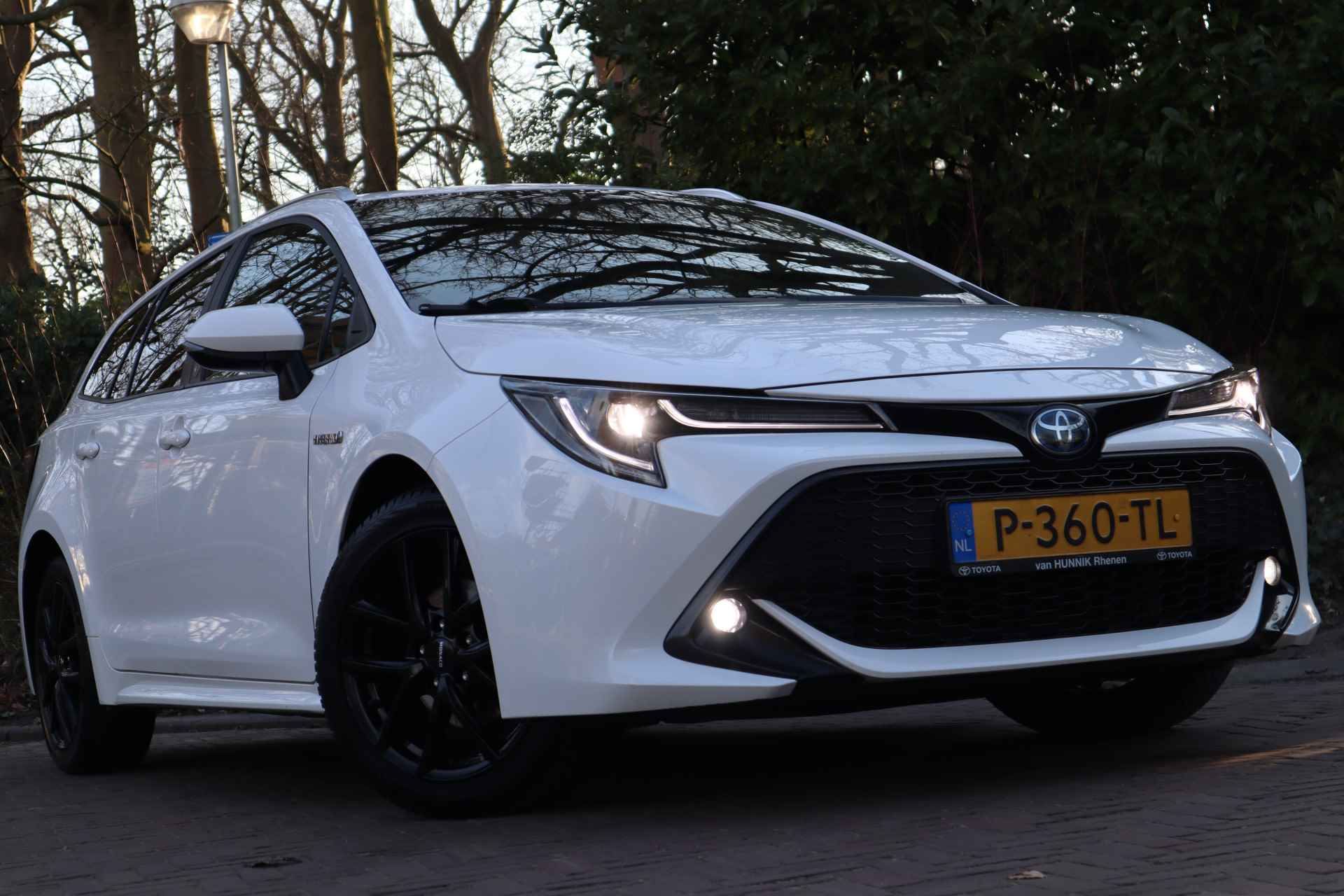 Toyota Corolla Touring Sports 1.8 Hybrid Dynamic | Navi | Stoel + Stuurverwarming | Camera | - 6/26