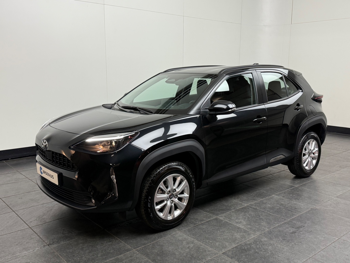 Toyota Yaris Cross 1.5 Hybrid 115 pk Active | zeer complete uitvoering | Carplay | Camera | Automaat | Stuurwiel verwarming | Voorruitverwarming |