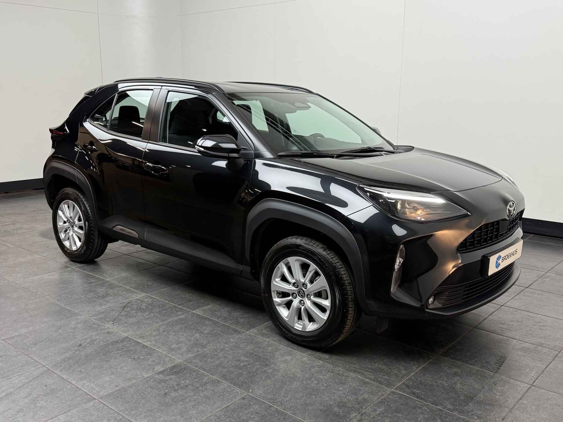 Toyota Yaris Cross 1.5 Hybrid 115 pk Active | zeer complete uitvoering | Carplay | Camera | Automaat | Stuurwiel verwarming | Voorruitverwarming | - 4/25