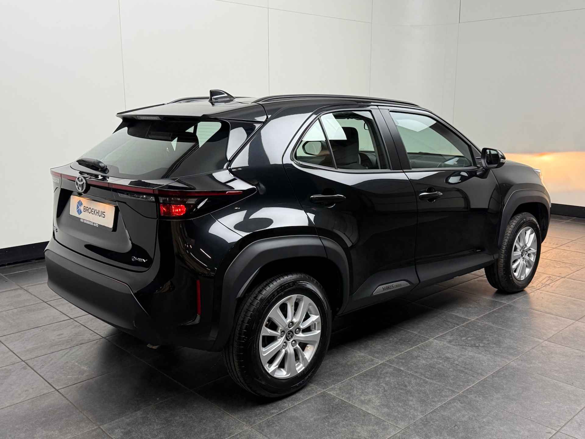 Toyota Yaris Cross 1.5 Hybrid 115 pk Active | zeer complete uitvoering | Carplay | Camera | Automaat | Stuurwiel verwarming | Voorruitverwarming | - 5/25