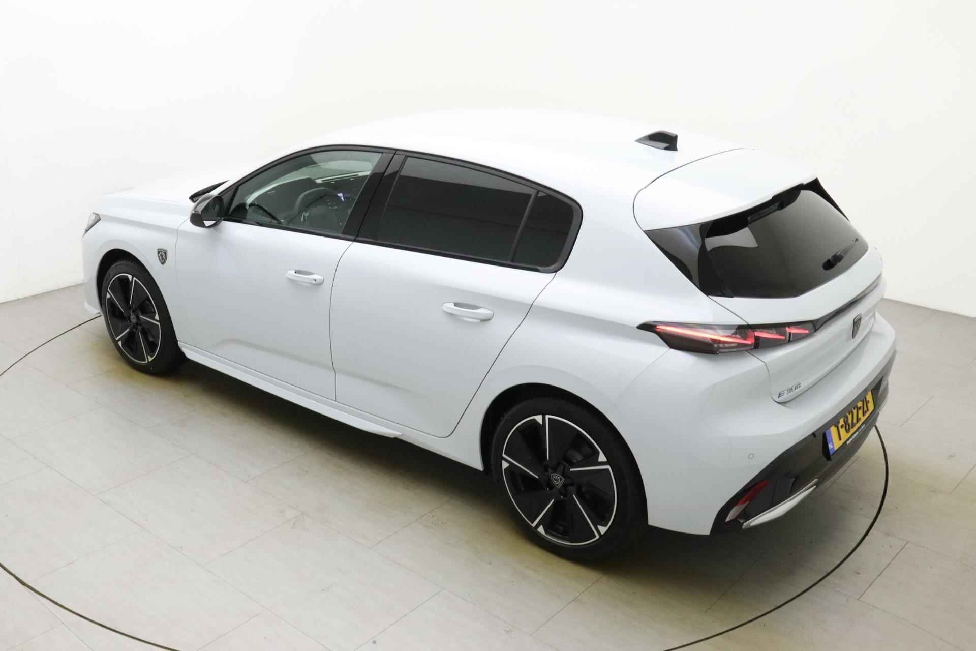 Peugeot e-308 EV GT First Edition 54 kWh  156 PK | 100 % Elektrisch | 405 KM WLTP | Lichtmetalen Velg | Camera | Carplay | Draadloos Telefoon | Alcantara | Nieuw Type - 5/42