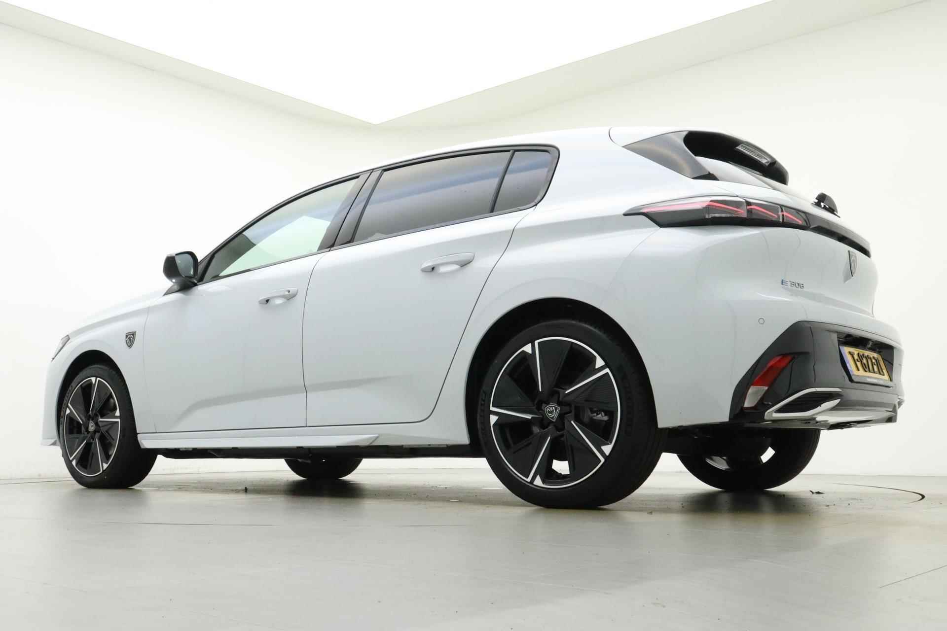 Peugeot e-308 EV GT First Edition 54 kWh  156 PK | 100 % Elektrisch | 405 KM WLTP | Lichtmetalen Velg | Camera | Carplay | Draadloos Telefoon | Alcantara | Nieuw Type - 13/42