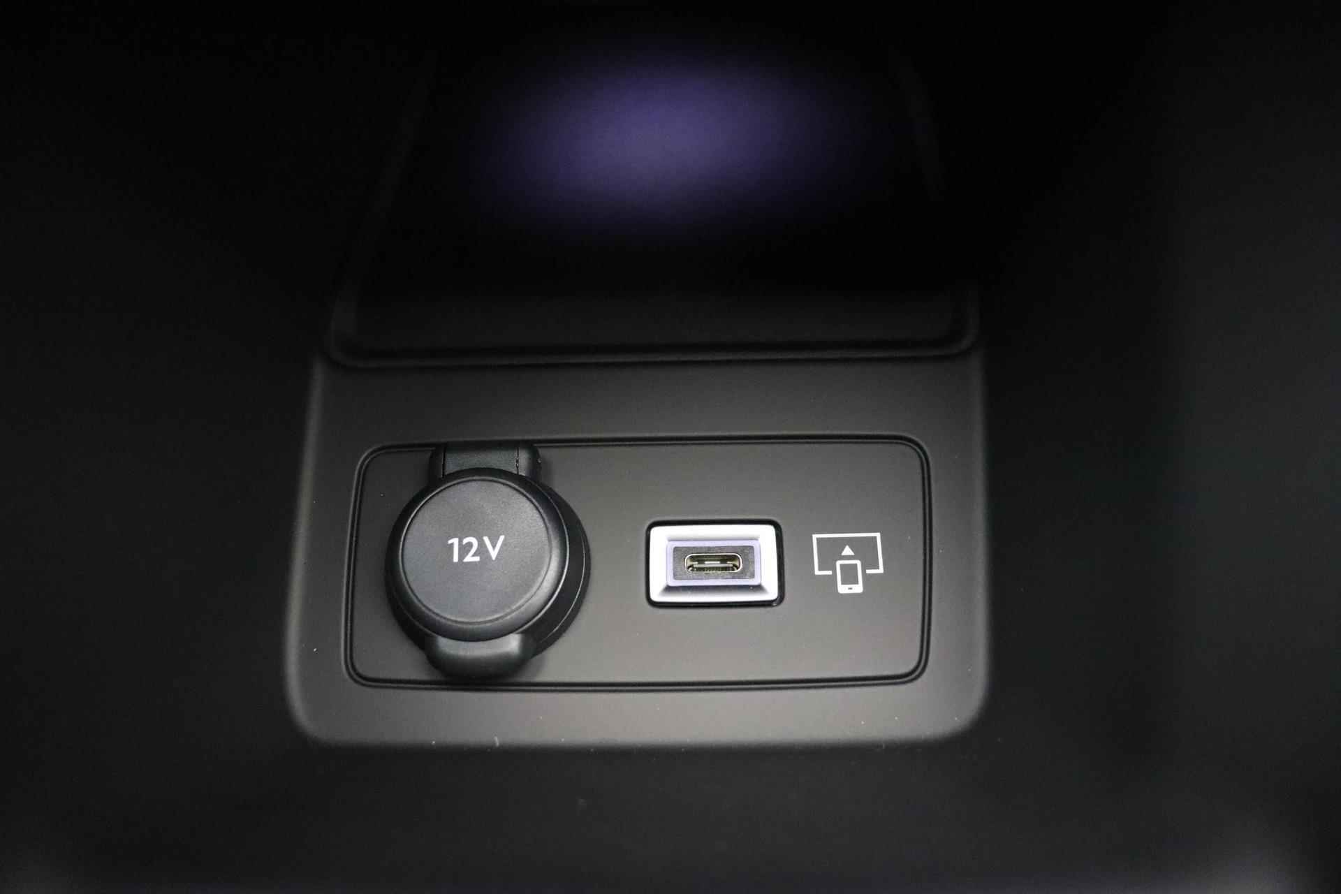 Peugeot e-308 EV GT First Edition 54 kWh  156 PK | 100 % Elektrisch | 405 KM WLTP | Lichtmetalen Velg | Camera | Carplay | Draadloos Telefoon | Alcantara | Nieuw Type - 29/42