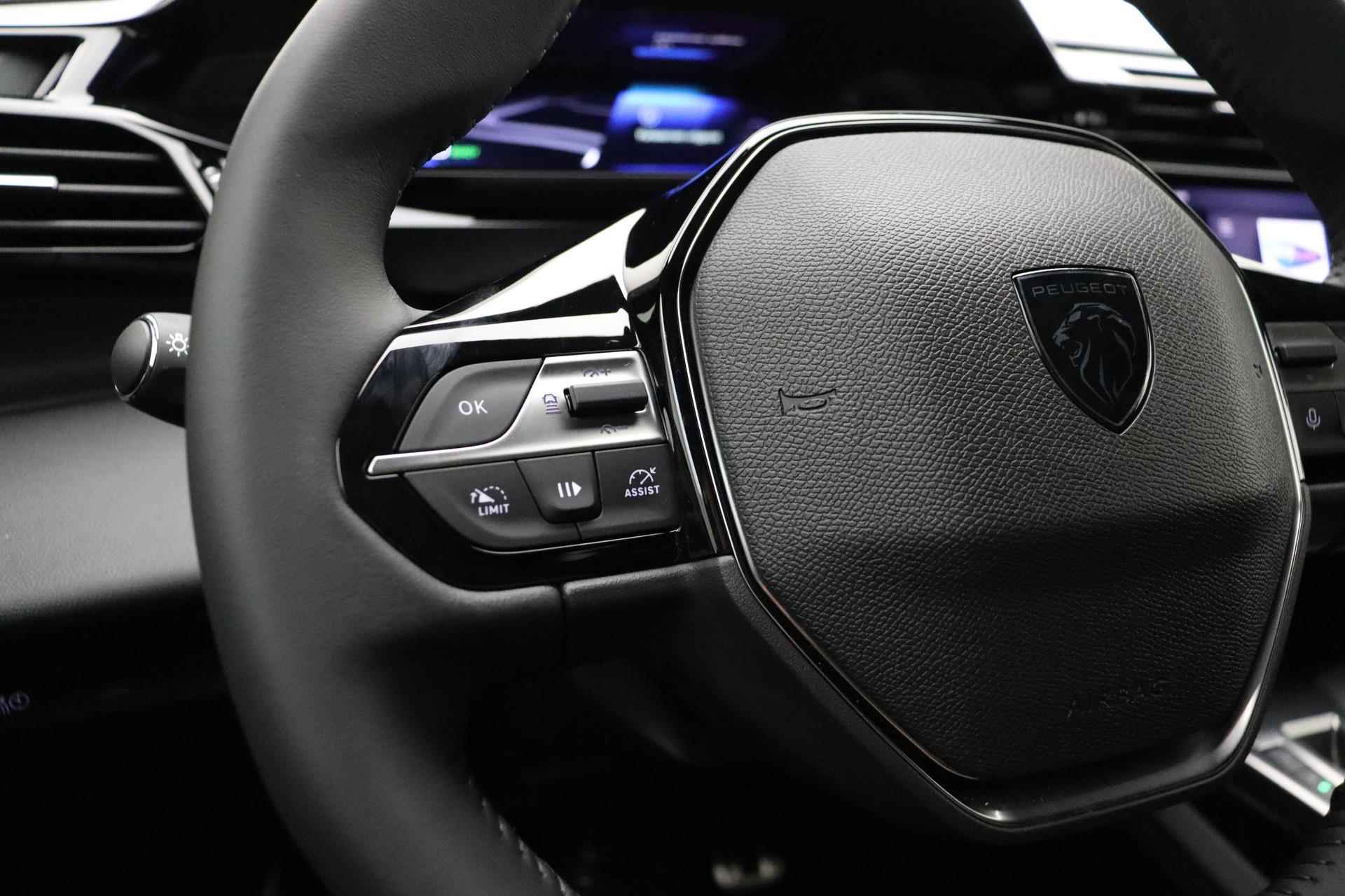 Peugeot e-308 EV GT First Edition 54 kWh  156 PK | 100 % Elektrisch | 405 KM WLTP | Lichtmetalen Velg | Camera | Carplay | Draadloos Telefoon | Alcantara | Nieuw Type - 32/42