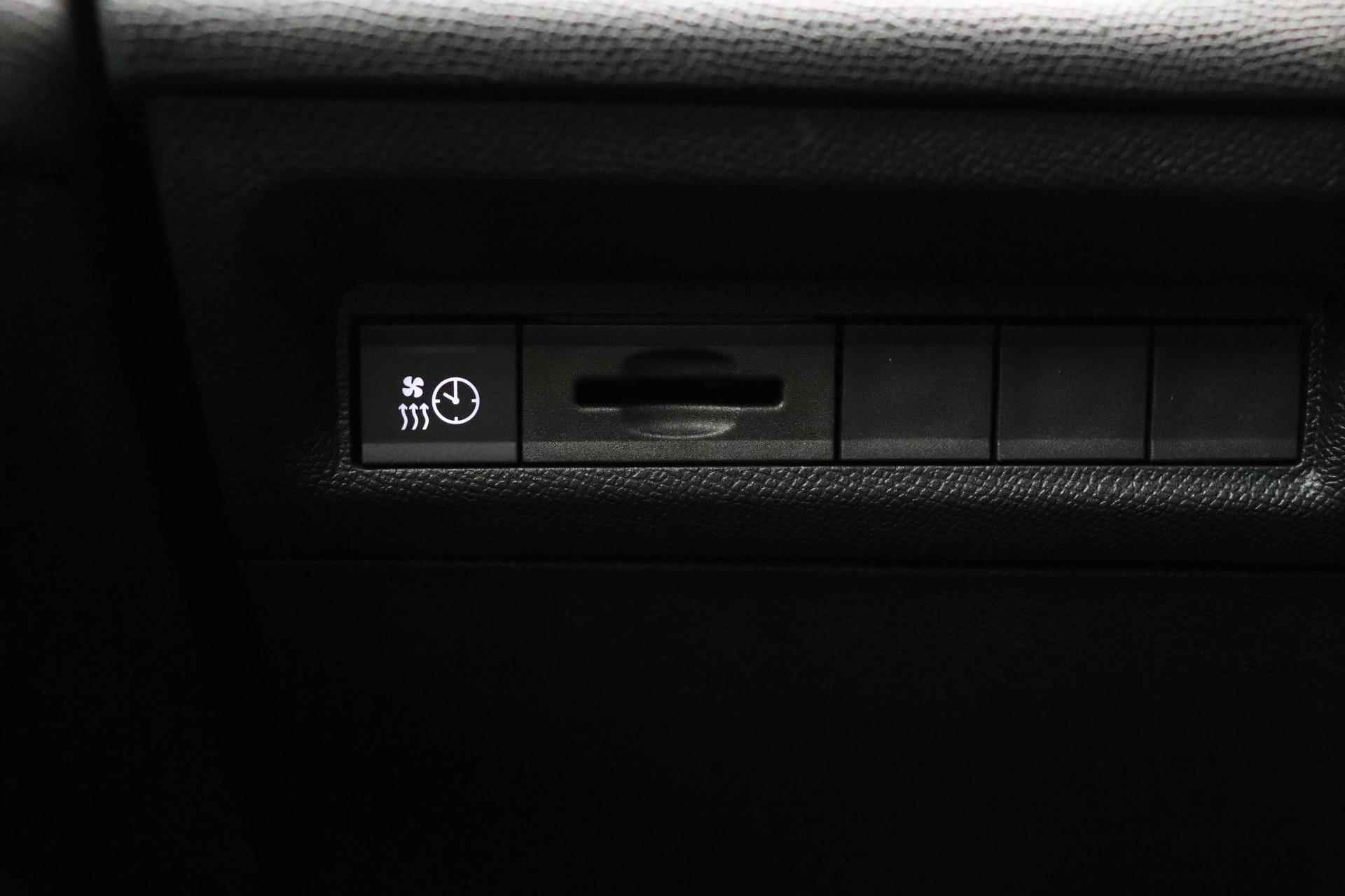 Peugeot e-308 EV GT First Edition 54 kWh  156 PK | 100 % Elektrisch | 405 KM WLTP | Lichtmetalen Velg | Camera | Carplay | Draadloos Telefoon | Alcantara | Nieuw Type - 34/42