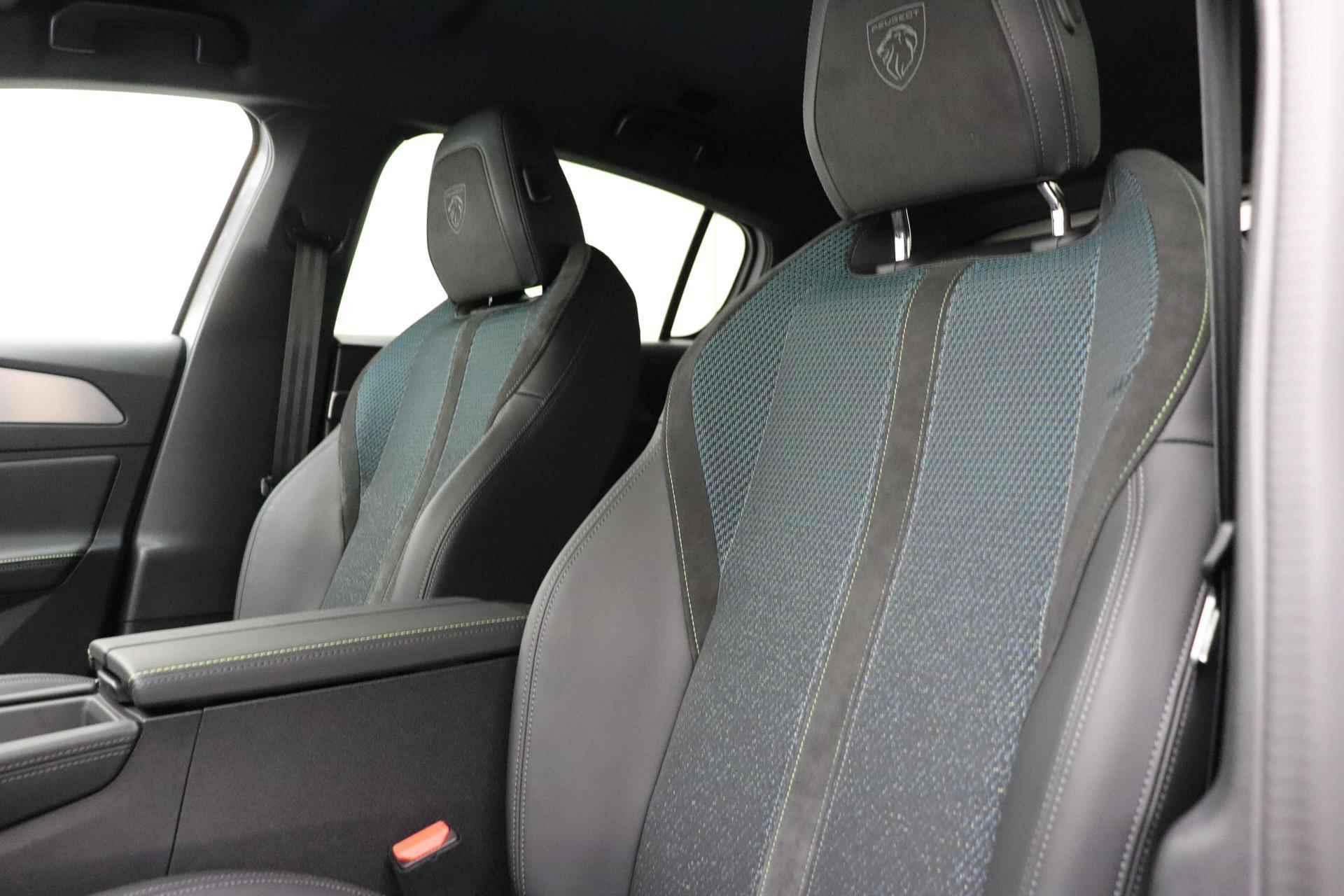 Peugeot e-308 EV GT First Edition 54 kWh  156 PK | 100 % Elektrisch | 405 KM WLTP | Lichtmetalen Velg | Camera | Carplay | Draadloos Telefoon | Alcantara | Nieuw Type - 35/42