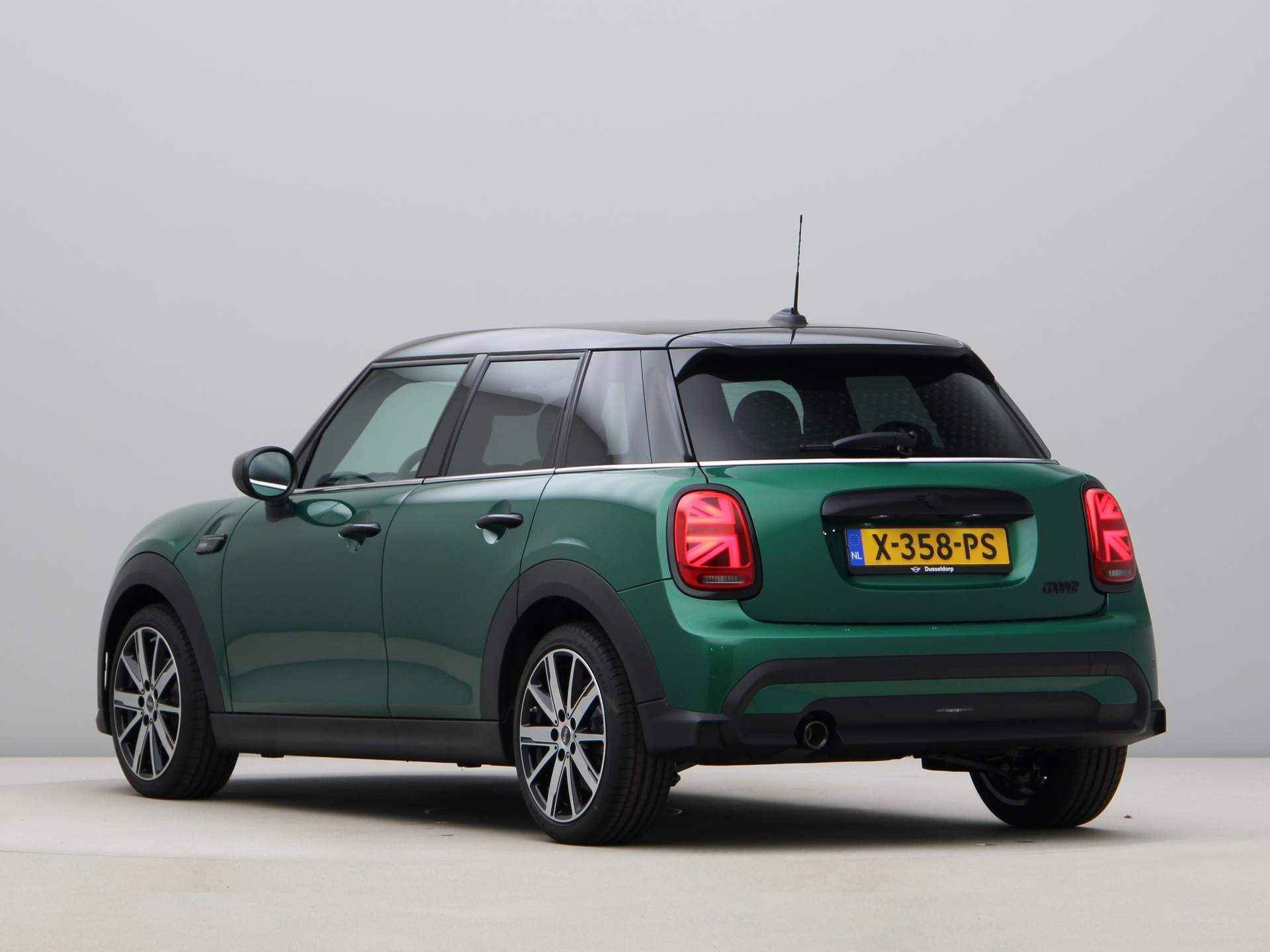 MINI 5-deurs Cooper Camden Edition Aut. - 12/22