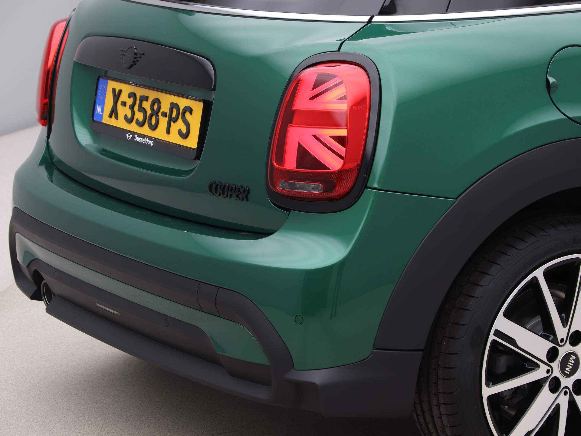 MINI 5-deurs Cooper Camden Edition Aut. - 19/22