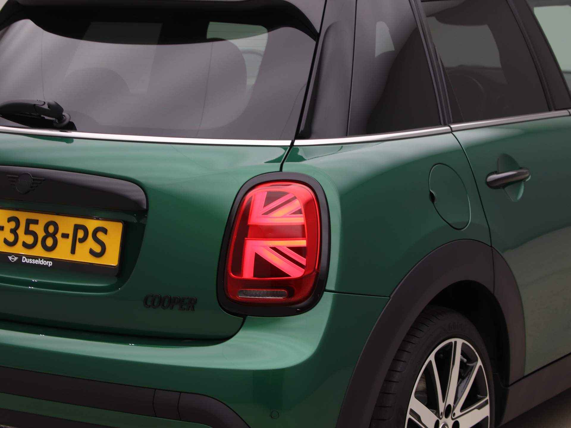 MINI 5-deurs Cooper Camden Edition Aut. - 20/22