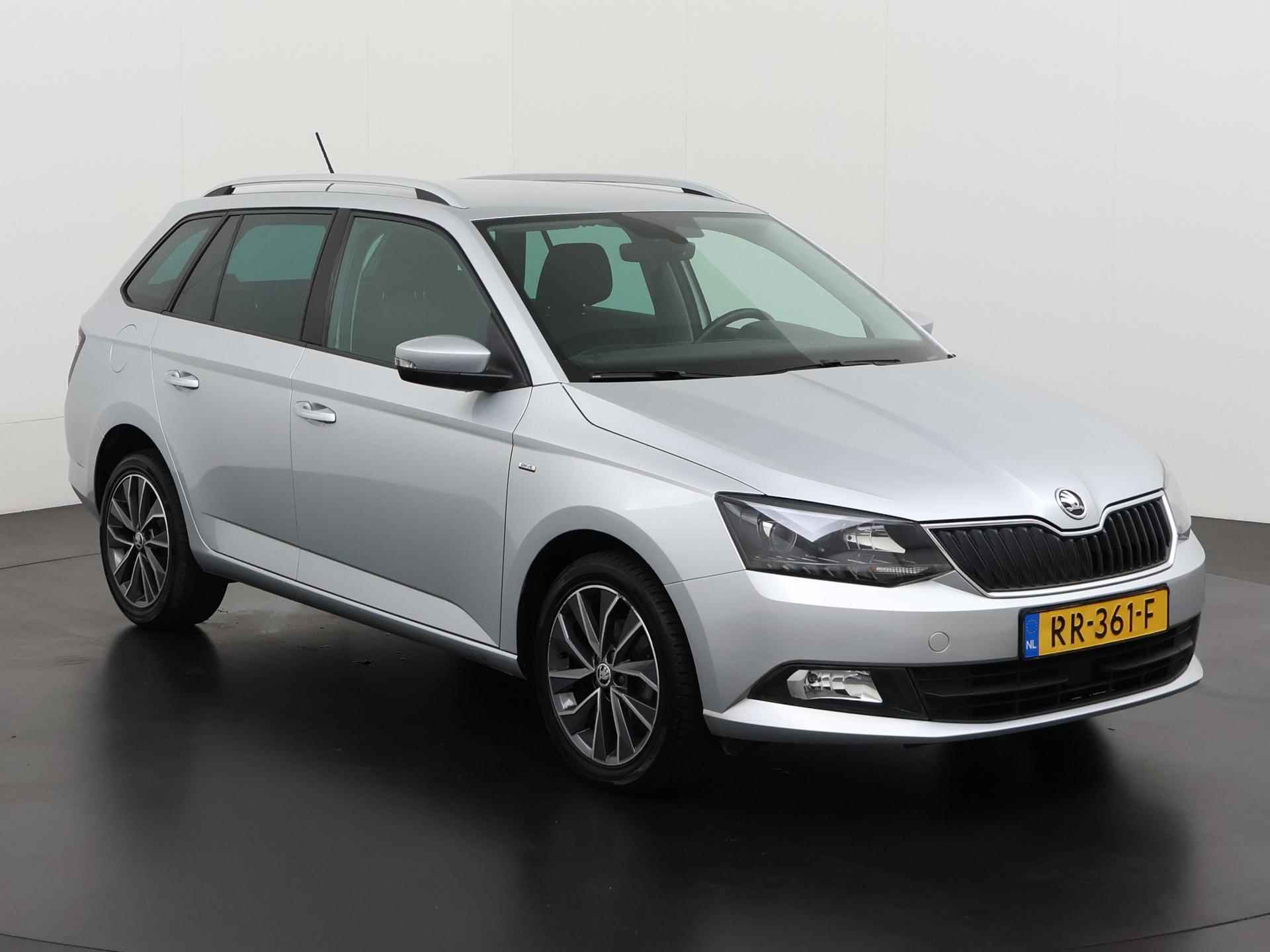 Skoda Fabia Combi 1.0 MPI Drive | Navigatie | Parkeersensor | Zondag Open! - 30/35