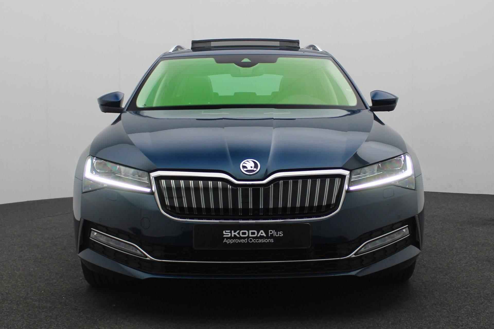 Skoda Superb Combi 1.4 TSI 218PK DSG iV Style | Pano | Trekhaak | Matrix LED | Leder/alcantara | Navi Columbus | 360 Camera | CANTON | Geheugenstoel | Stoel-/achterbankverwarming | Adaptief onderstel - 15/48