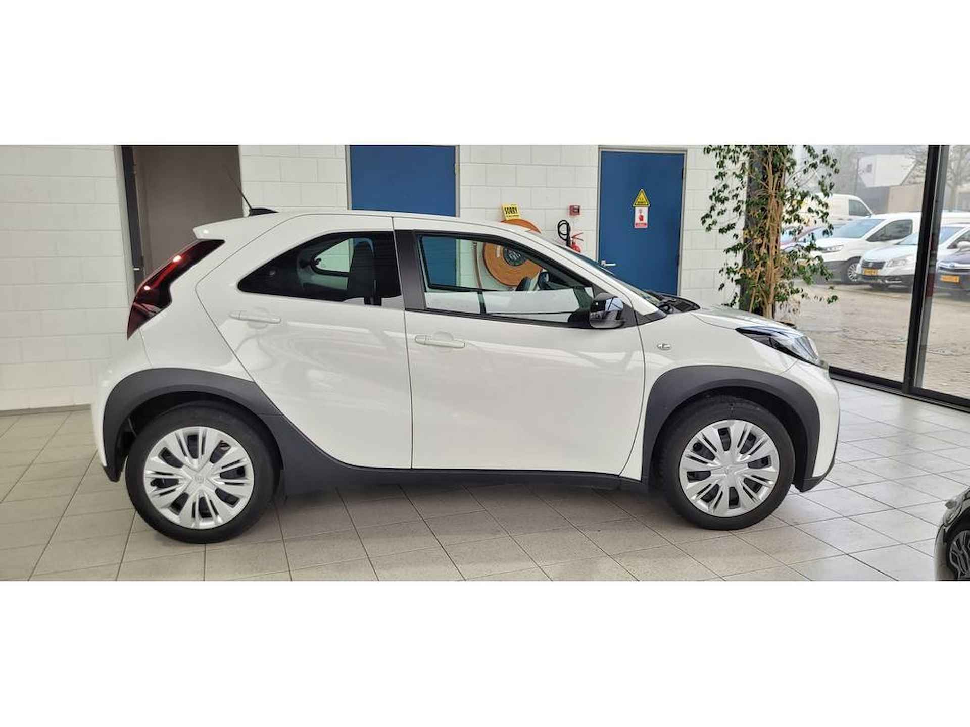 Toyota Aygo X 1.0 VVT-i Automaat Play | Airco | Camera | Apple-Android | - 2/18