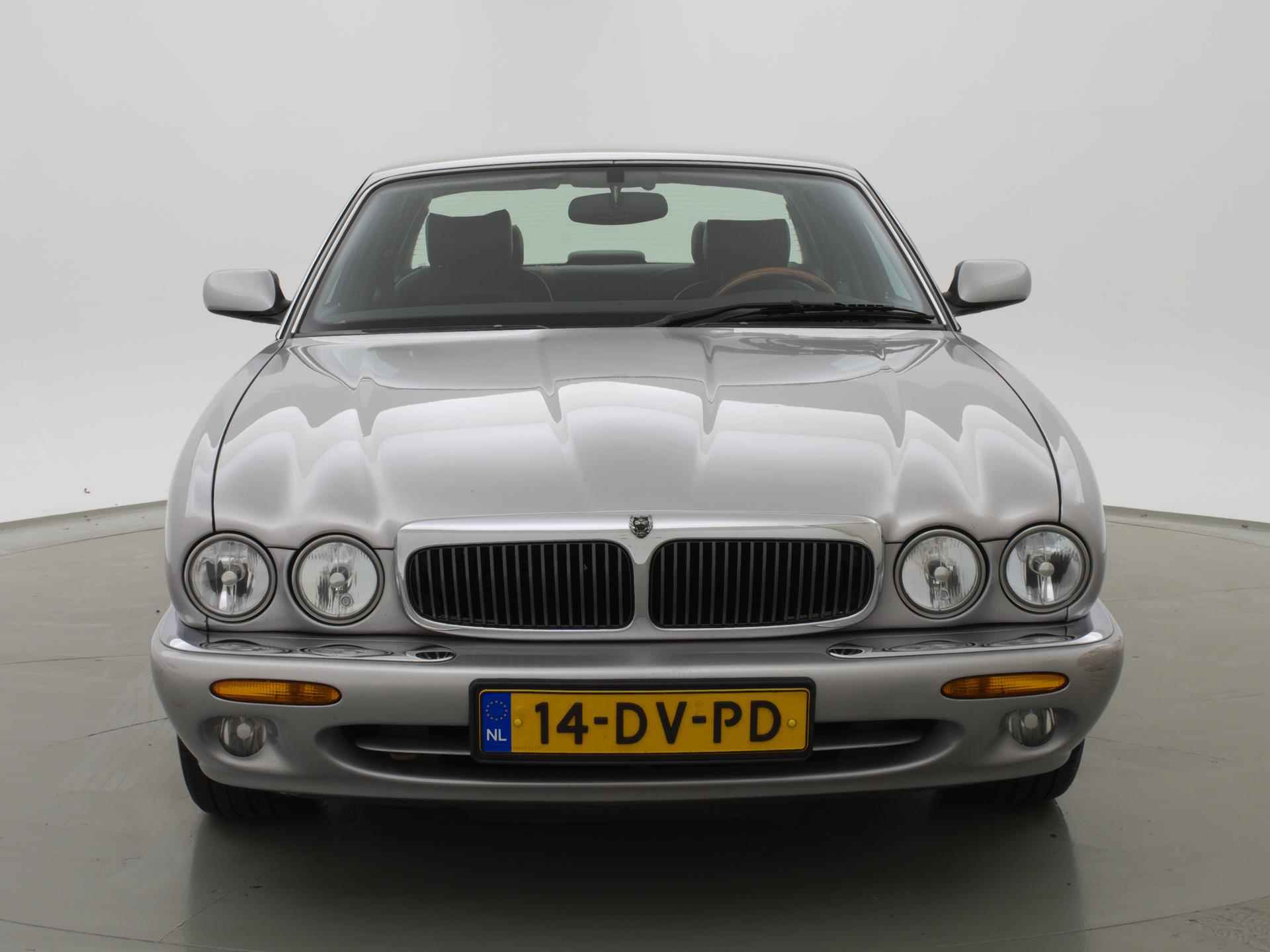 Jaguar XJ 3.2 V8 Executive - 7/23