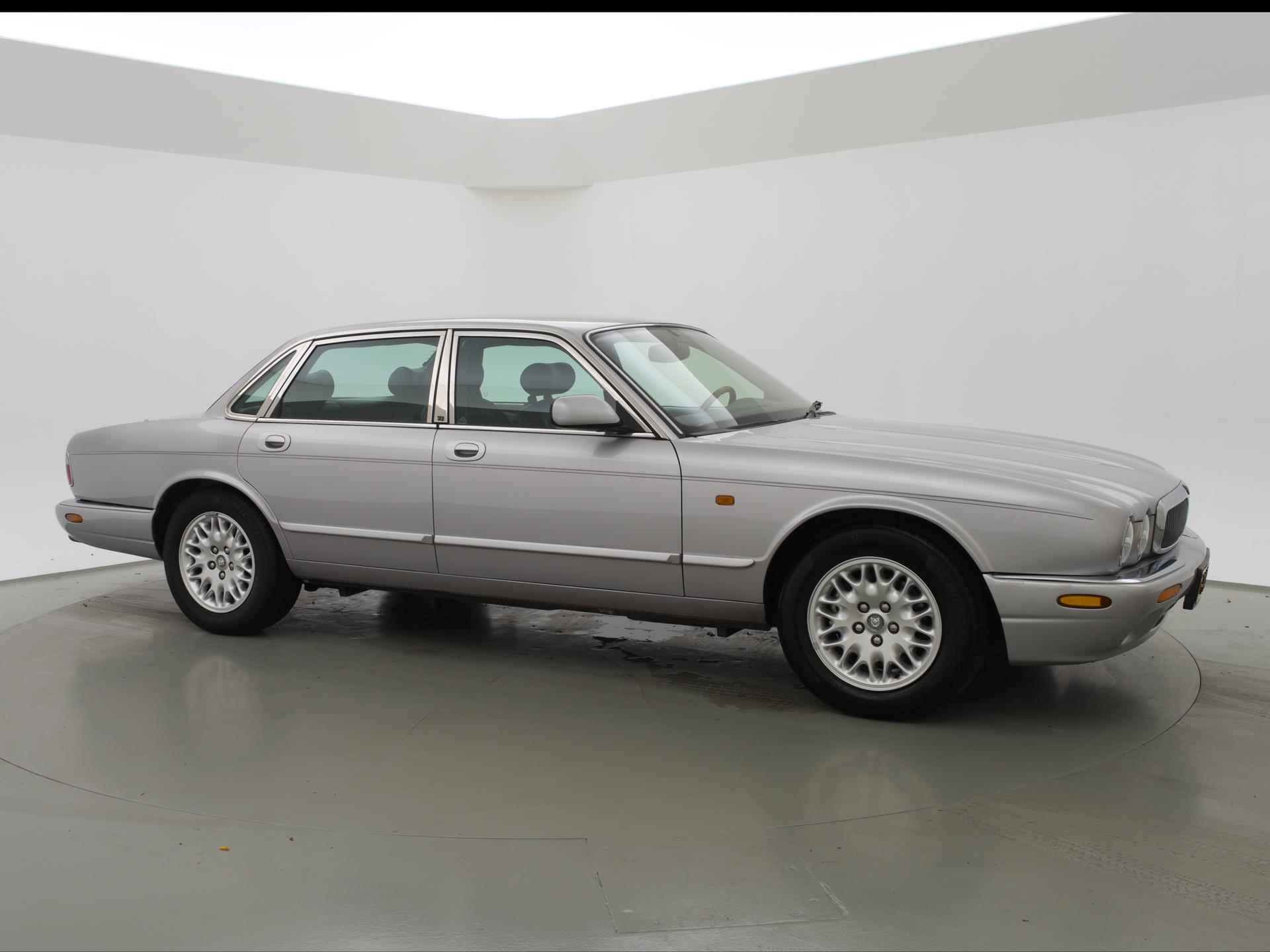 Jaguar XJ 3.2 V8 Executive - 23/23