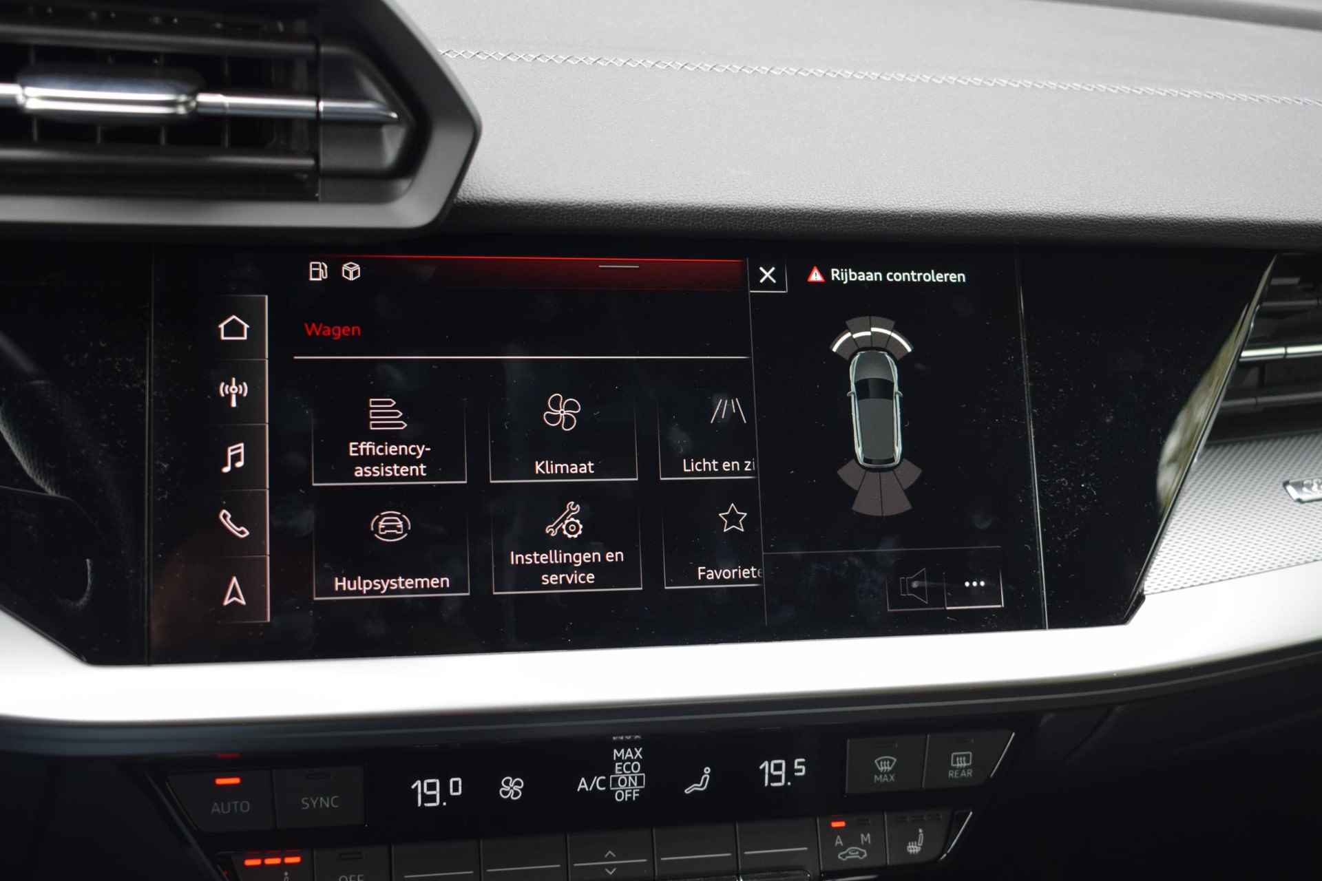 Audi A3 Sportback 35 TFSI S edition / S-Line / Stoelverwarming / Matrix / Virtual cockpit - 32/69