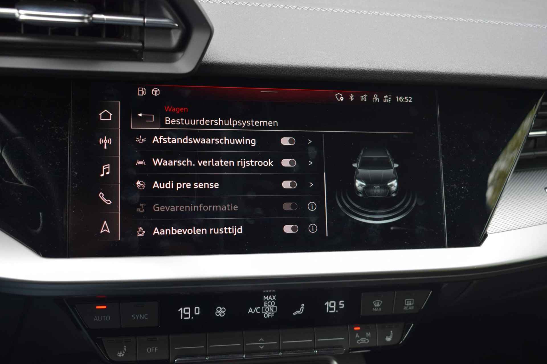 Audi A3 Sportback 35 TFSI S edition / S-Line / Stoelverwarming / Matrix / Virtual cockpit - 34/69