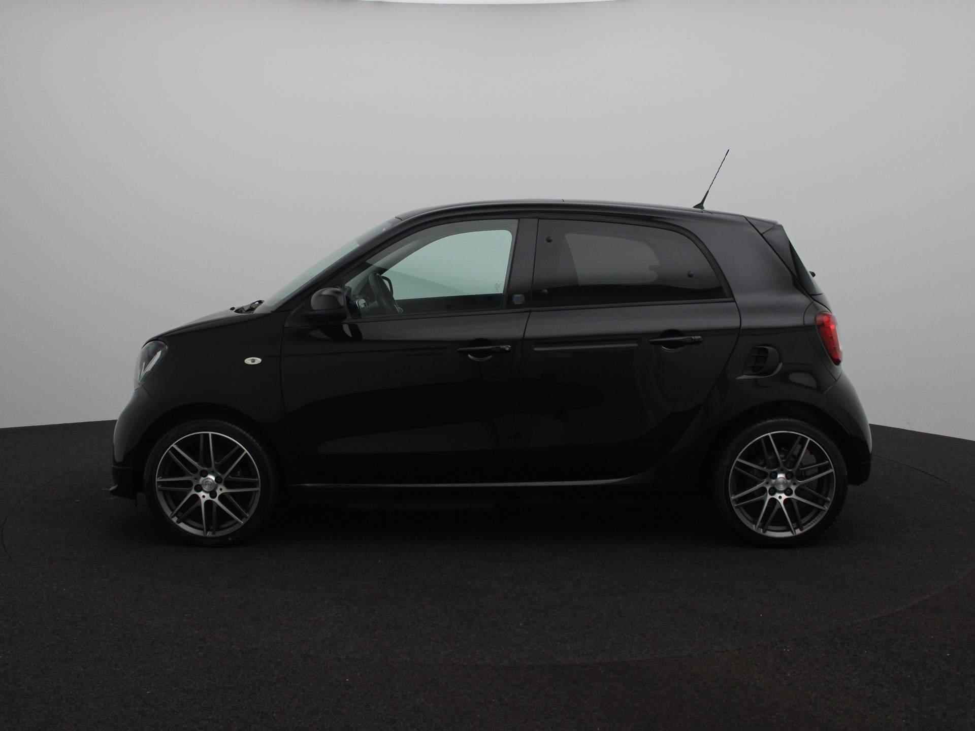 smart forfour EQ BRABUS Style 18 kWh | Climate Control | Cruise Control | Panoramadak | Navigatie | Parkeersensoren & Achteruitrijcamera | - 4/25