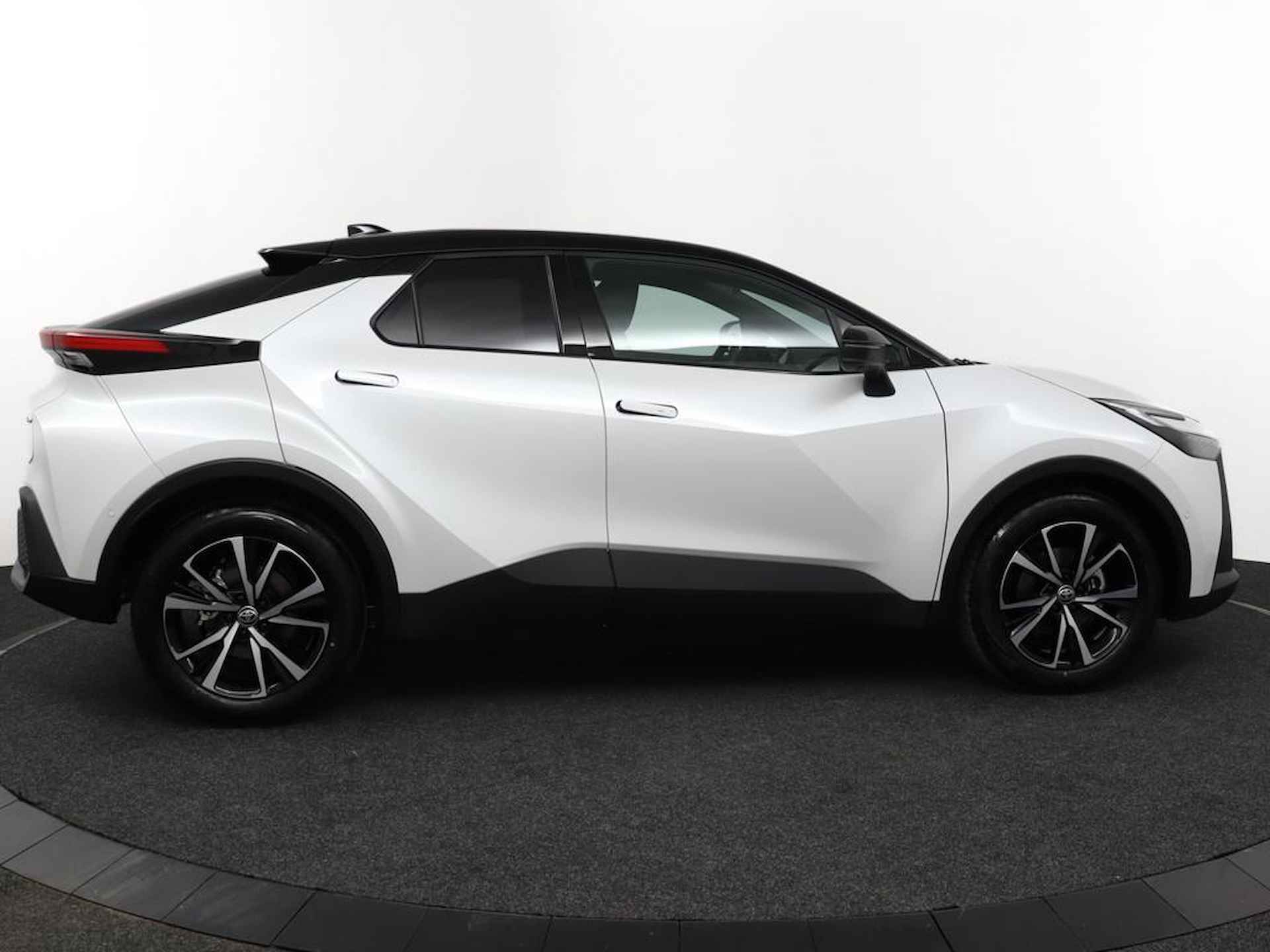 Toyota C-HR 1.8 Hybrid 140 First Edition - 11/45