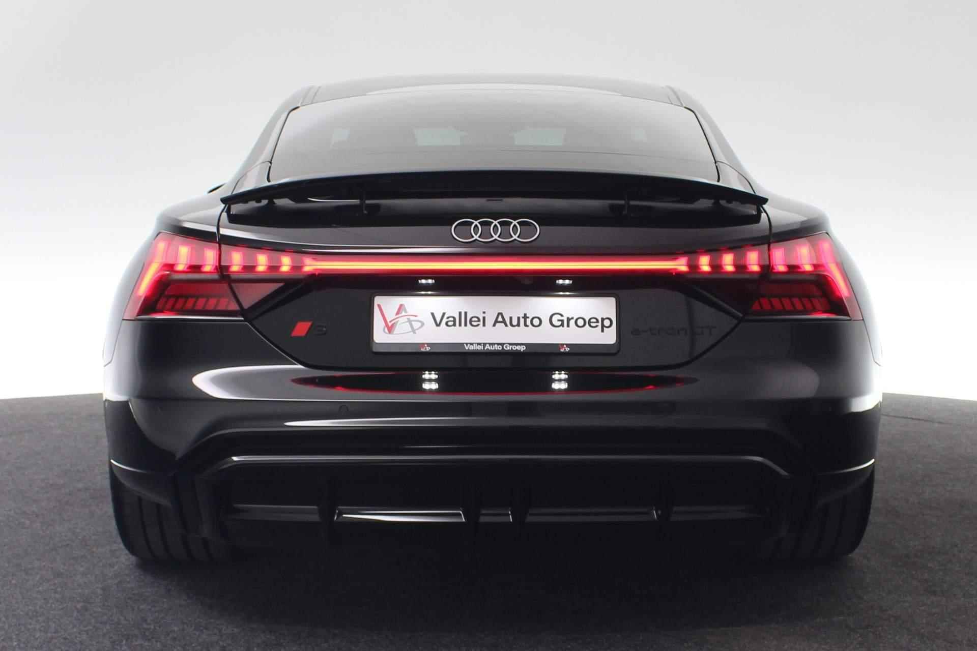 Audi e-tron GT S 592PK Quattro | Assistentiepakket plus remote | Glazen Panoramadak smart glass | Vierwiel- en Sportbesturing | Head-up Display - 30/65