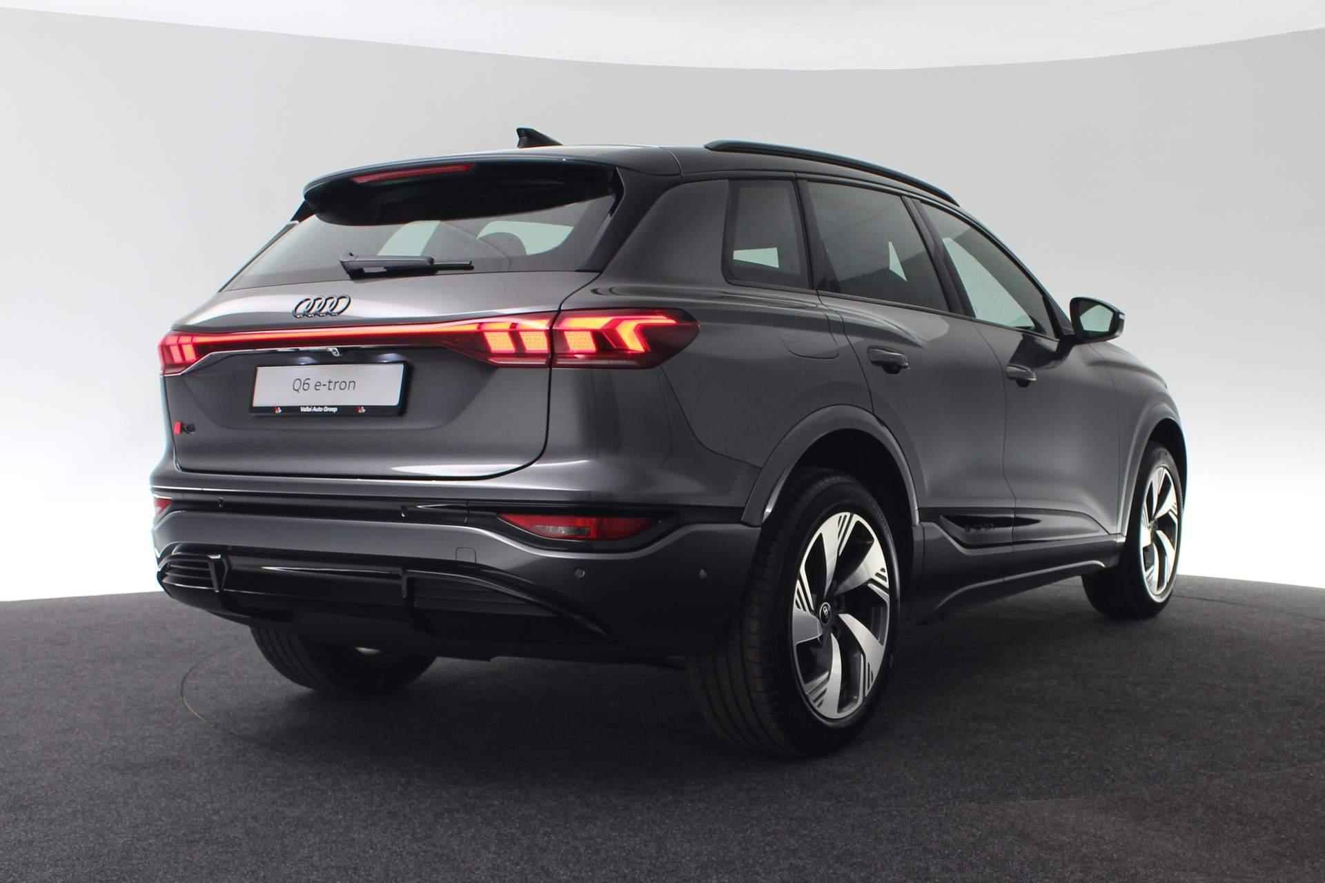 Audi Q6 e-tron S Edition performance 306pk | Tech pro | Comfortpakket pro | S line exterieur - 4/50