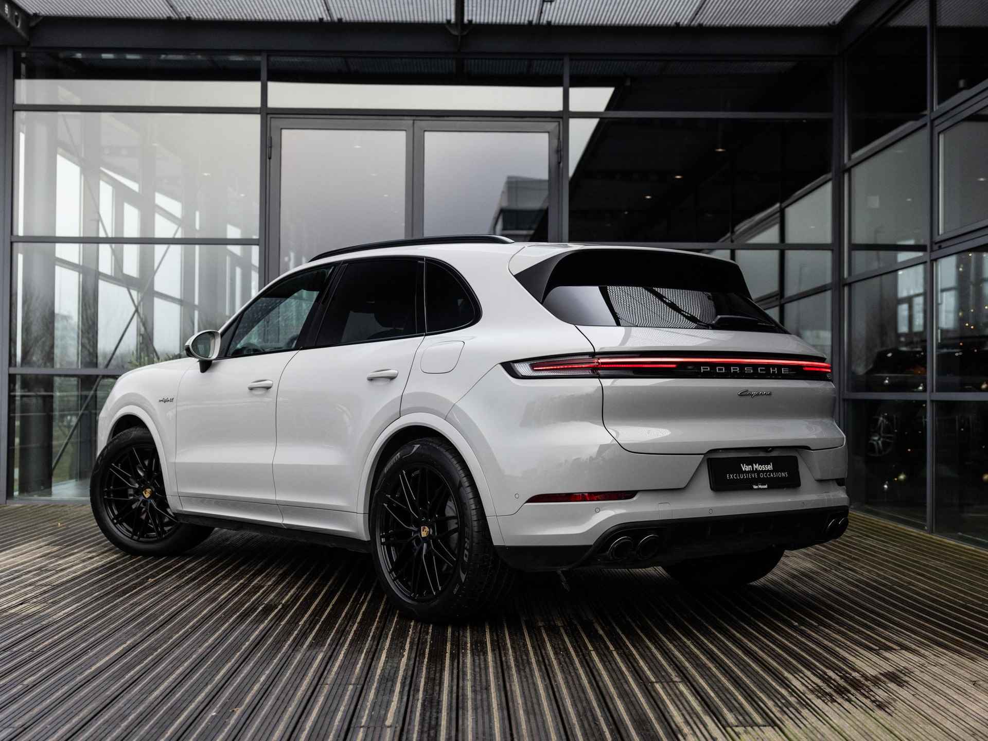 Porsche Cayenne 3.0 E-Hybrid | MY 24 | SPORTDESIGN | SPORTCHRONO | PASM LUCHTVERING | VIERWIELBESTURING | SPORTUITLAATSYSTEEM | BOSE | STOELMASSAGE | STOELVENTILATIE | KRIJTGRIJS | BIJRIJDERS DISPLAY | PORSCHE INNO DRIVE | - 6/53