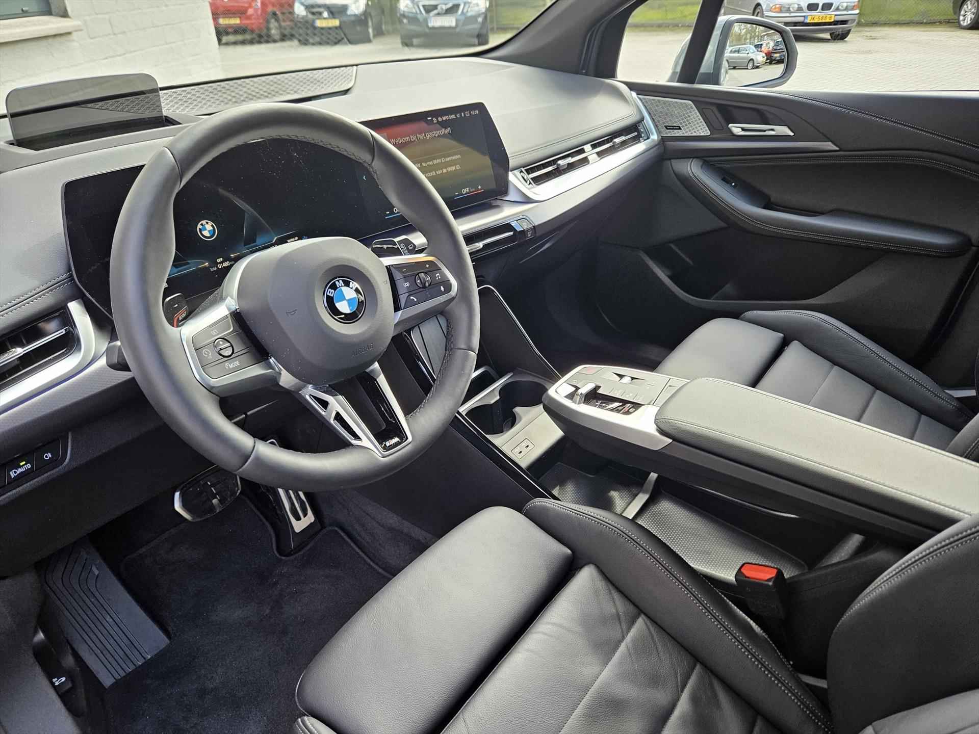 BMW 2-SERIE ACTIVE TOUR. 220i M-Sport Edition Automaat - 12/37