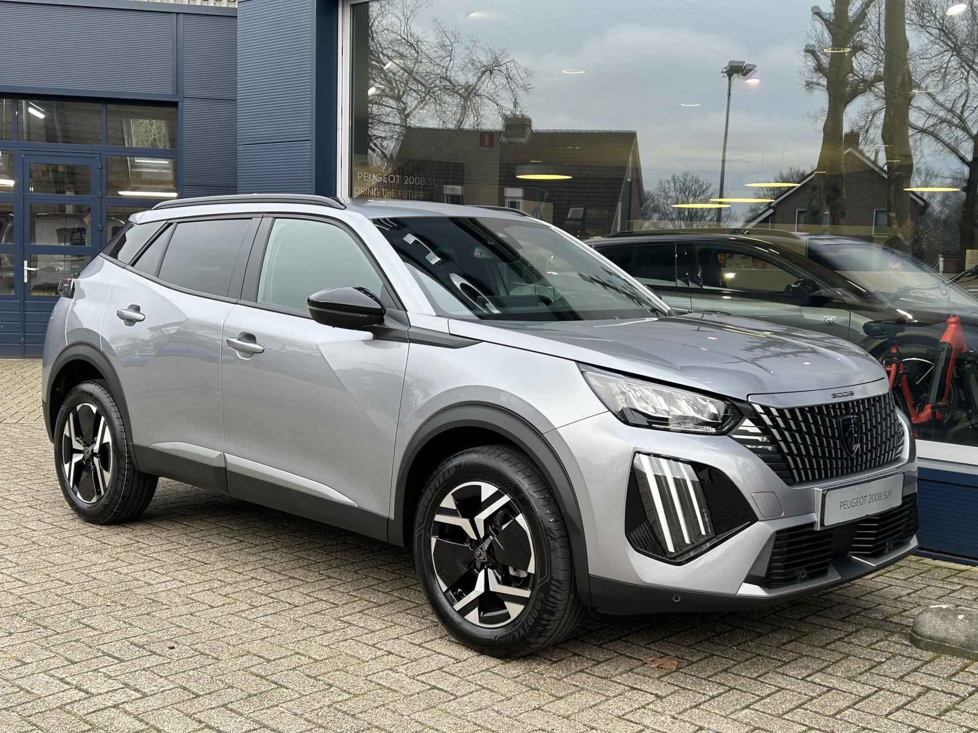 Peugeot 2008 1.2 Turbo 100 PK Allure | € 9.000,- Demo korting! | Navigatie | 360 Graden Camera | Dode Hoek Detectie | Climate Control | LED Verlichting | Cruise Control | 17" Lichtmetalen Velgen | Hoge Zitpositie | Half Lederen Bekleding | - 2/49