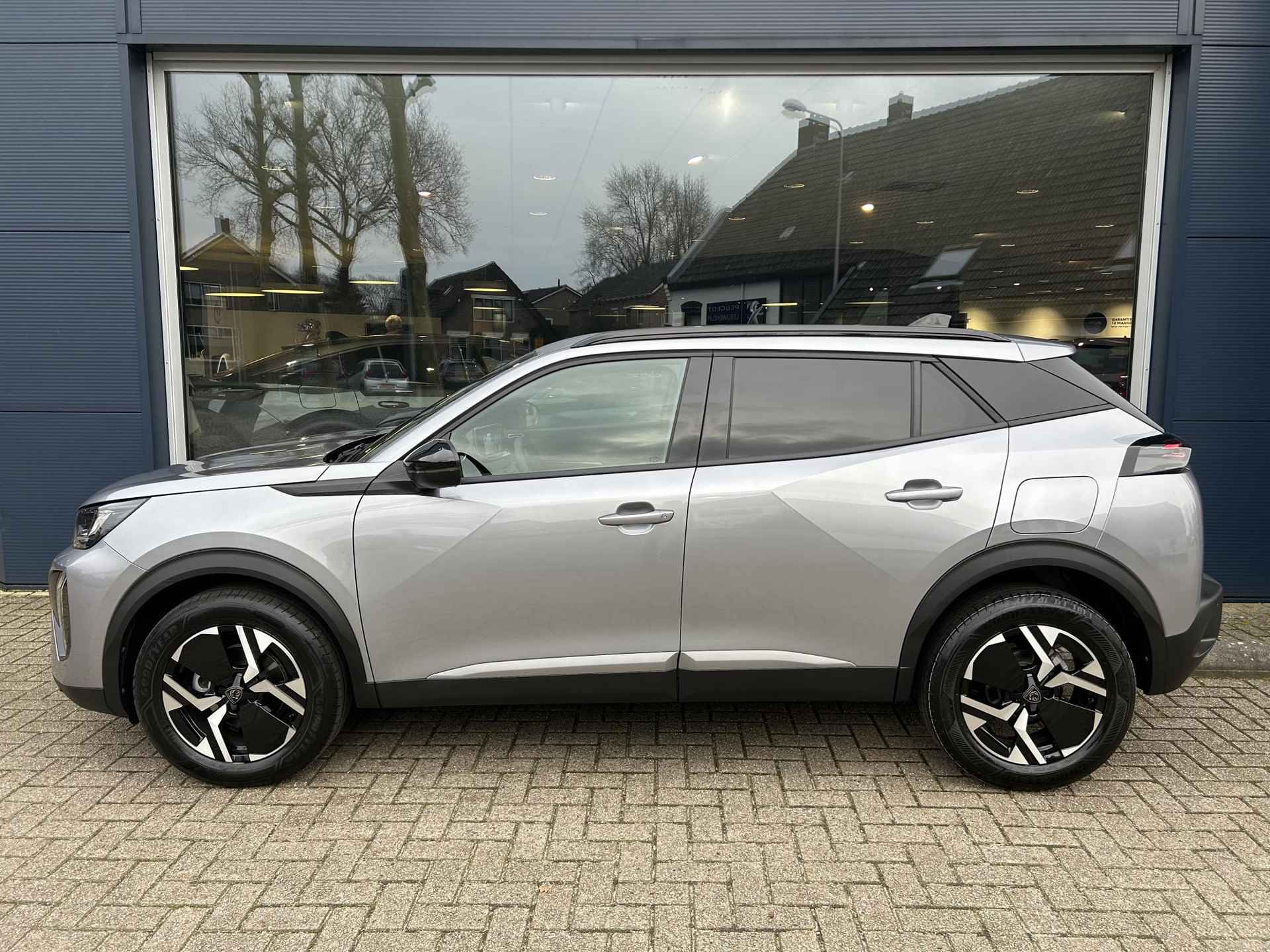 Peugeot 2008 1.2 Turbo 100 PK Allure | € 9.000,- Demo korting! | Navigatie | 360 Graden Camera | Dode Hoek Detectie | Climate Control | LED Verlichting | Cruise Control | 17" Lichtmetalen Velgen | Hoge Zitpositie | Half Lederen Bekleding | - 34/49