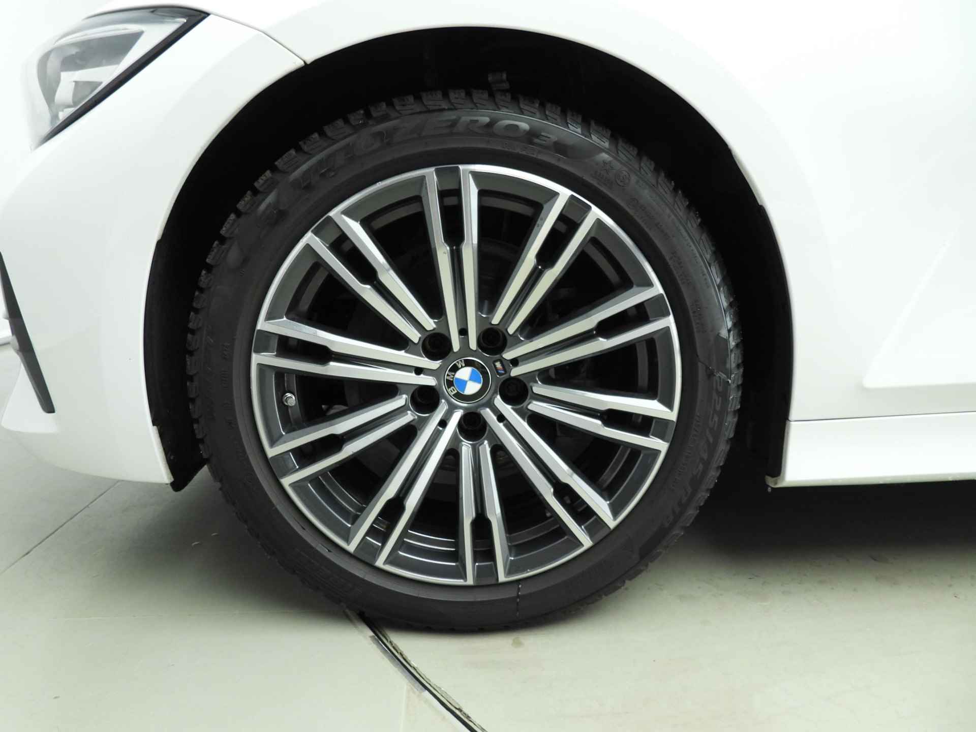 BMW 3 Serie Sedan 316d | LED | Navigatie | Trekhaak | Clima | Cruise controle | DAB | Alu 18 inch - 37/38