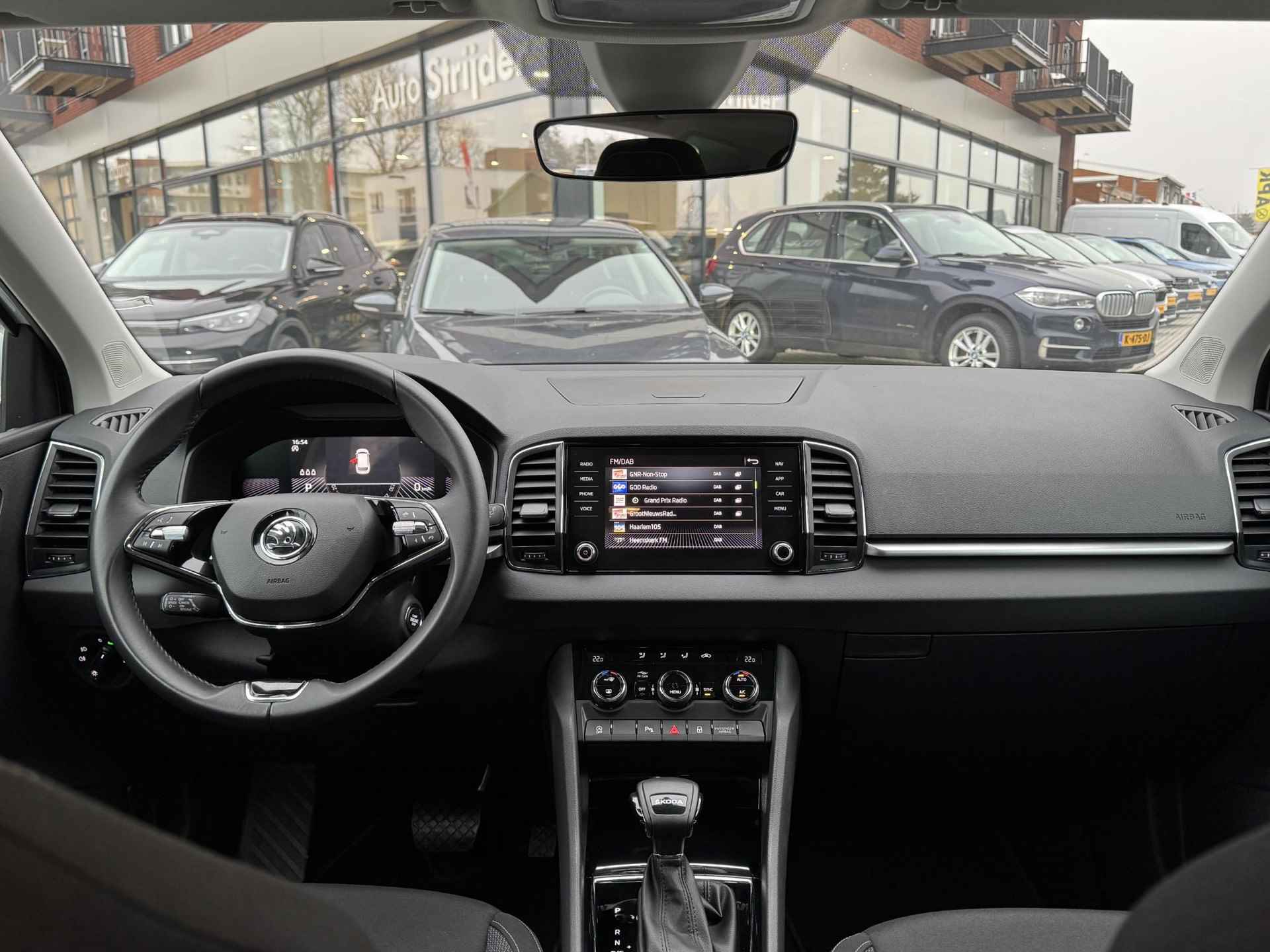 Skoda Karoq 1.5 TSI ACT Business Edition 150pk automaat | ECC | Camera | Carplay | 16LM - 4/32