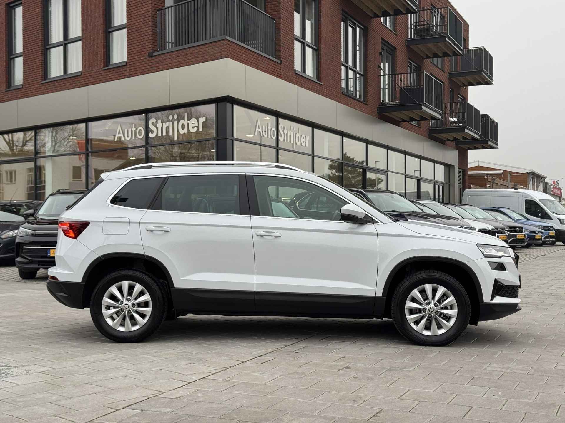 Skoda Karoq 1.5 TSI ACT Business Edition 150pk automaat | ECC | Camera | Carplay | 16LM - 28/32