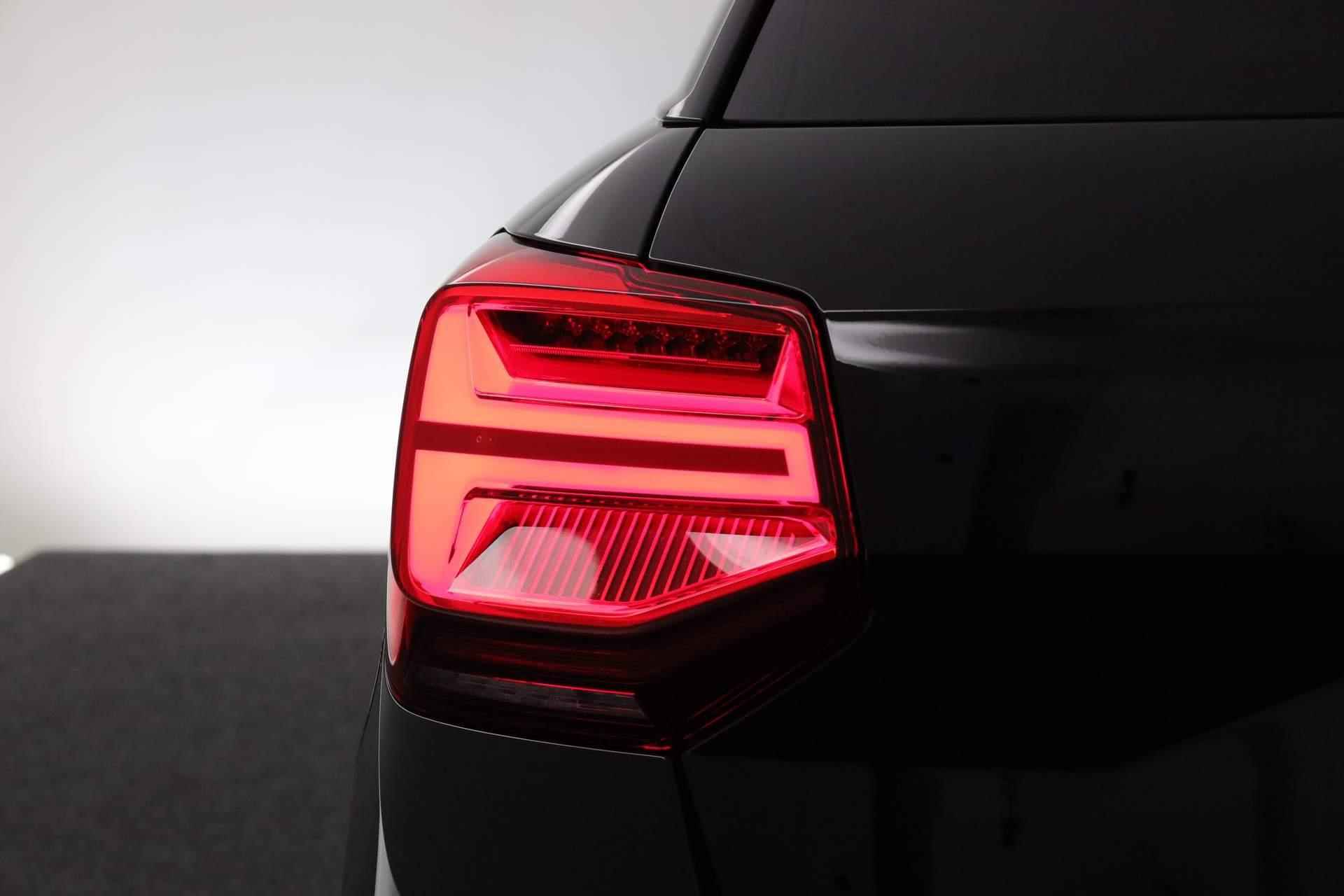 Audi Q2 S Edition 35 TFSI 150 pk | Assistentiepakket Parking | Comfortsleutel | Stoelverwarming voorin | - 12/42