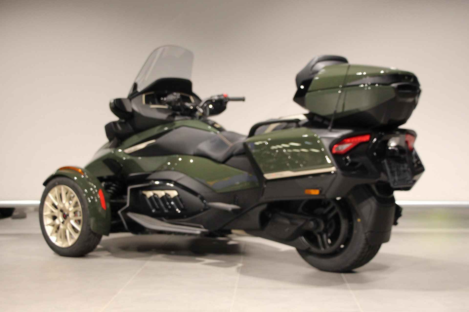 CAN-AM SPYDER RT LIMITED SEA TO SKY - 5/21