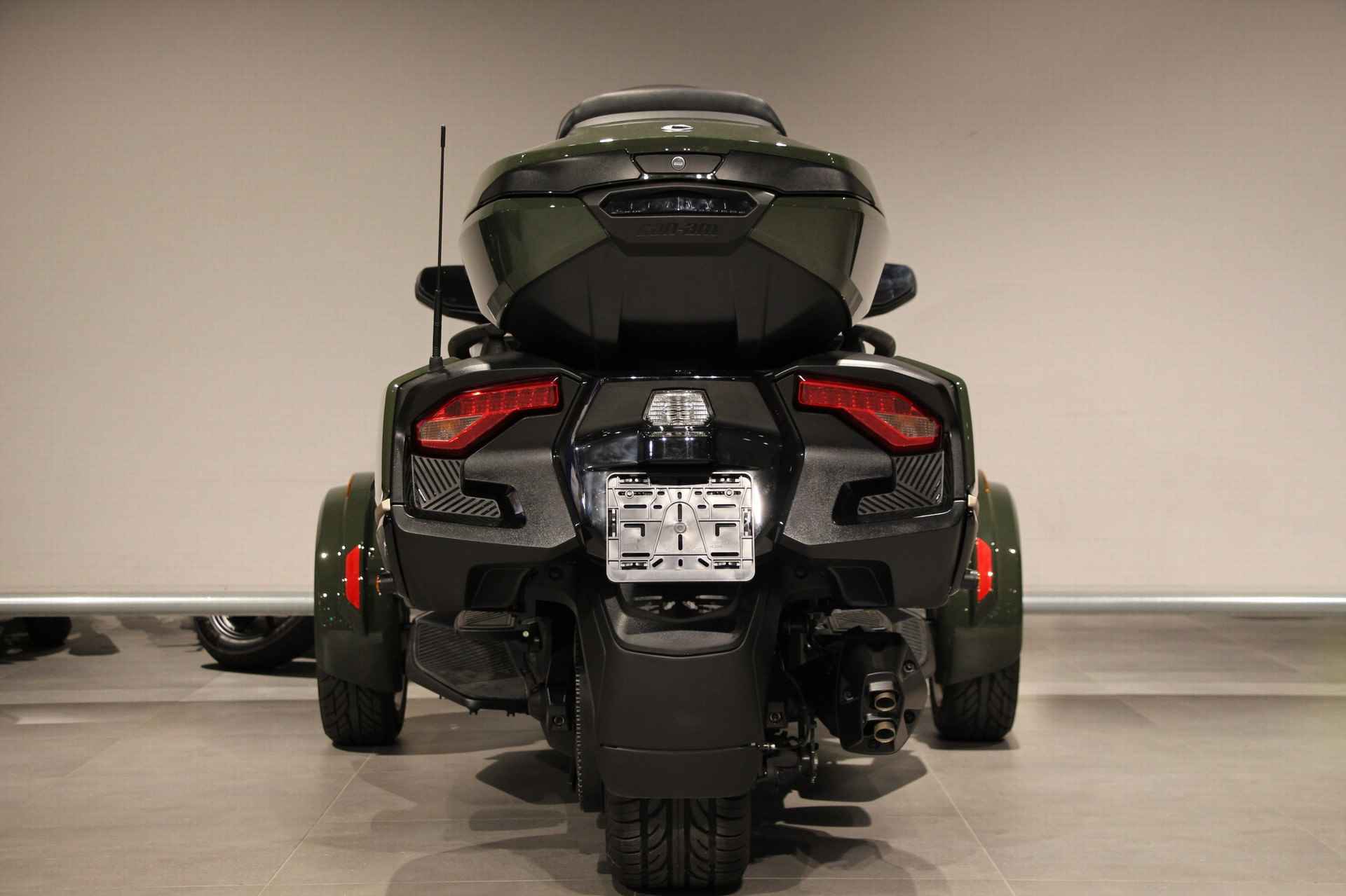 CAN-AM SPYDER RT LIMITED SEA TO SKY - 6/21