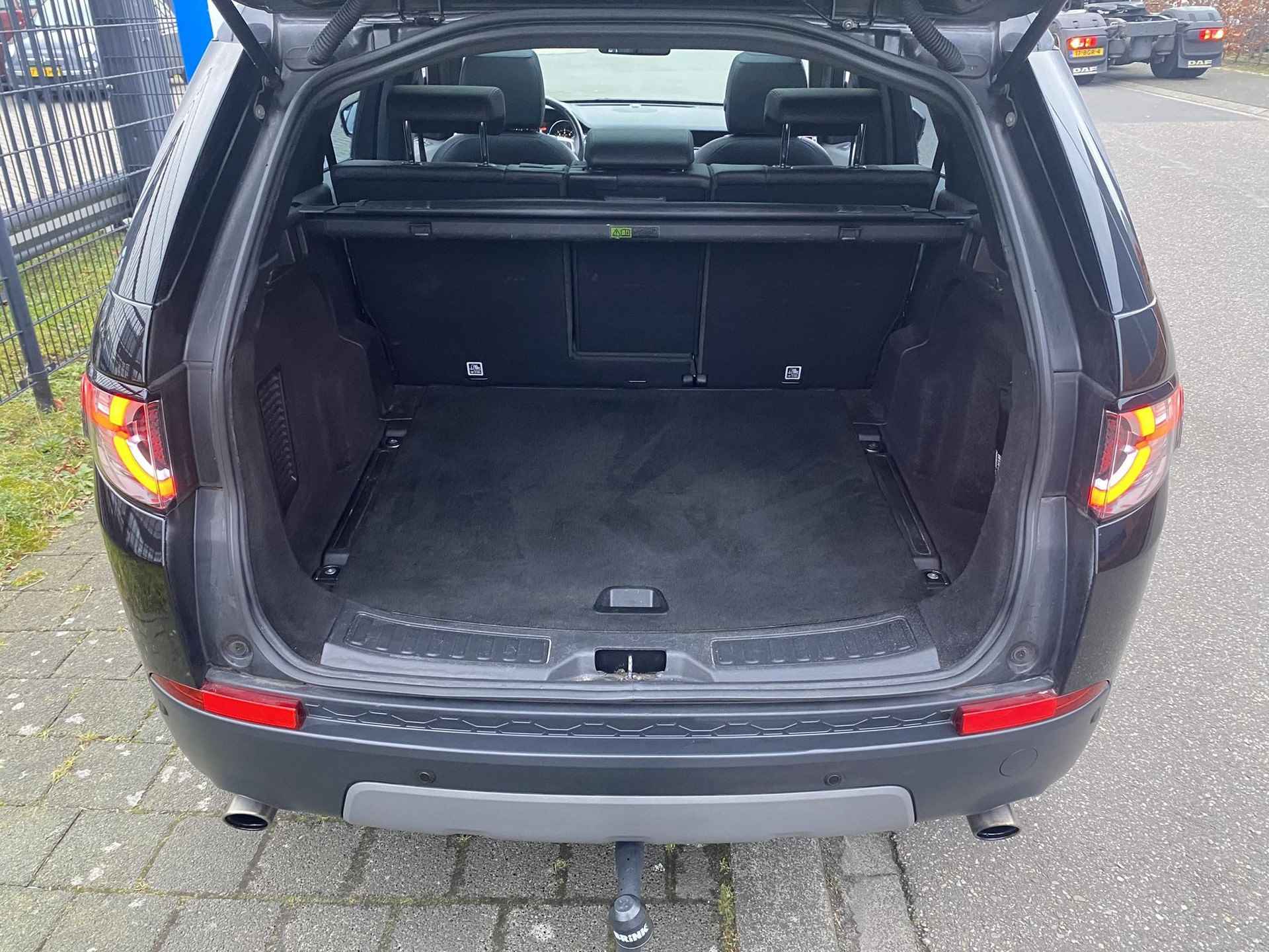 Land Rover Discovery Sport 2.0 Si4 240pk aut. 4WD Urban Series SE Dynamic NL-auto van 1e eig met o.a. panodak, leer, Bi-xenon, Meridian, winterpakket, etc. - 14/37