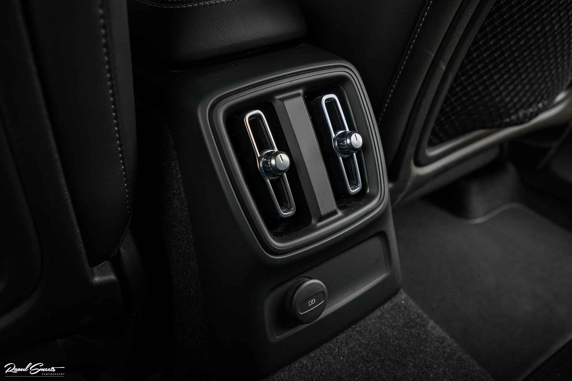 Volvo XC40 1.5 T5 Recharge Inscription | Adaptieve cruise | Apple Carplay | Premium Audio | - 45/55