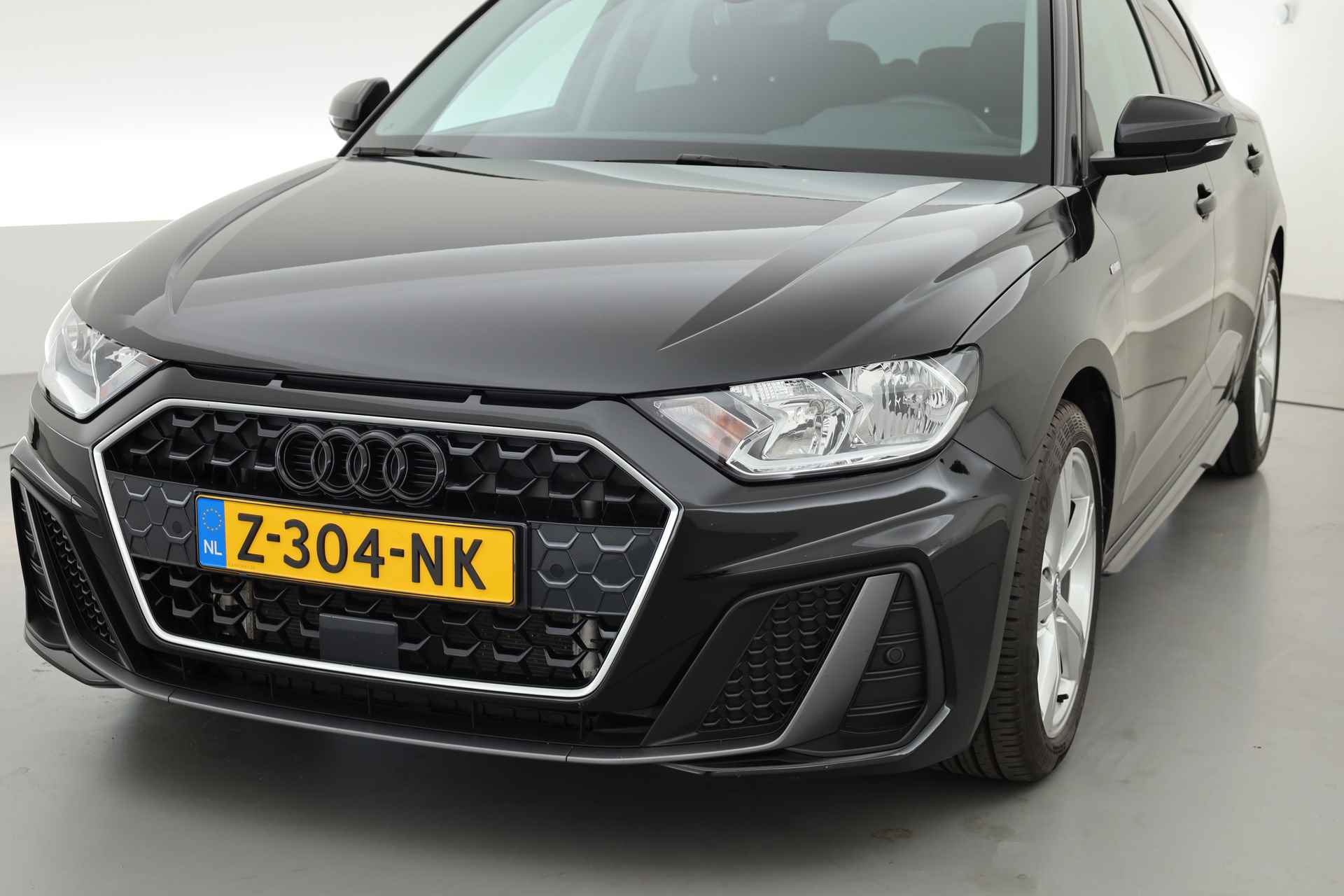 Audi A1 Sportback 30 TFSI S Line Automaat | Navi | Stoelverw. | PDC V+A | Clima | 17'' - 21/26