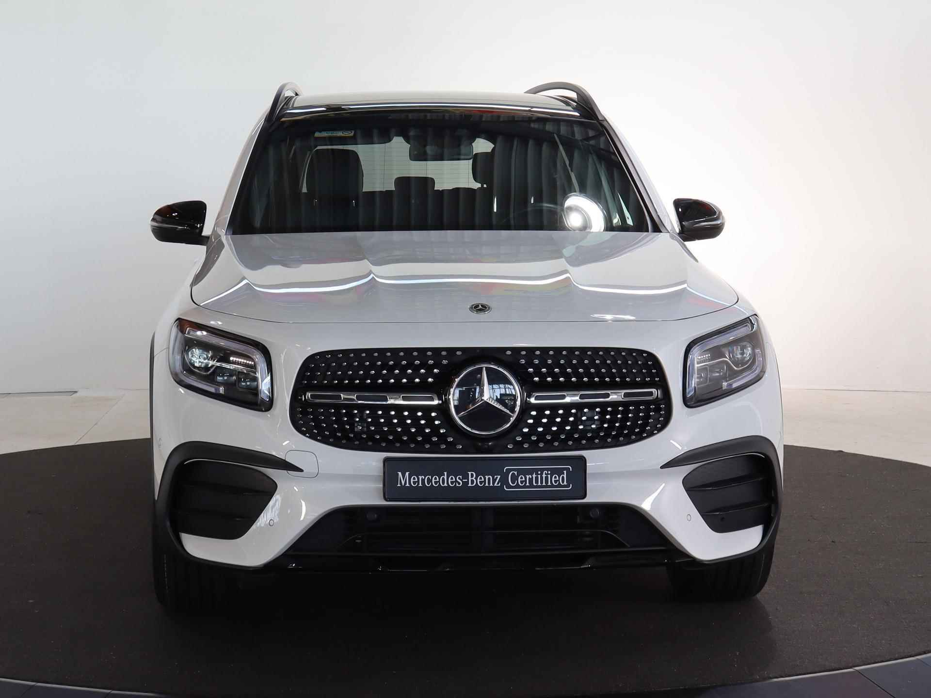 Mercedes-Benz GLB 200 Premium Plus | AMG | Trekhaak | Night | Sfeerverlichting | Widescreen | Stoelverwarming | - 4/24