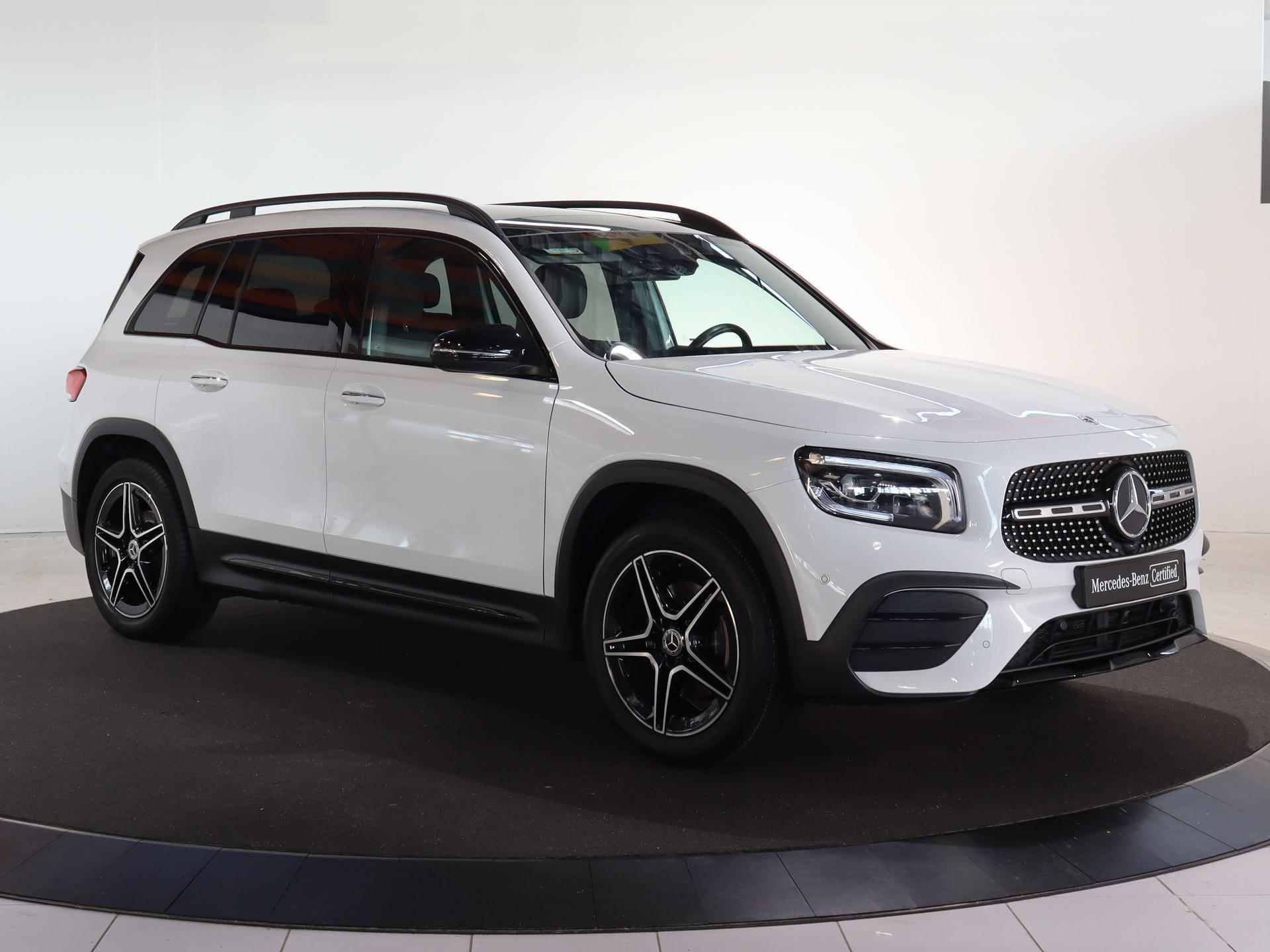 Mercedes-Benz GLB 200 Premium Plus | AMG | Trekhaak | Night | Sfeerverlichting | Widescreen | Stoelverwarming | - 22/24