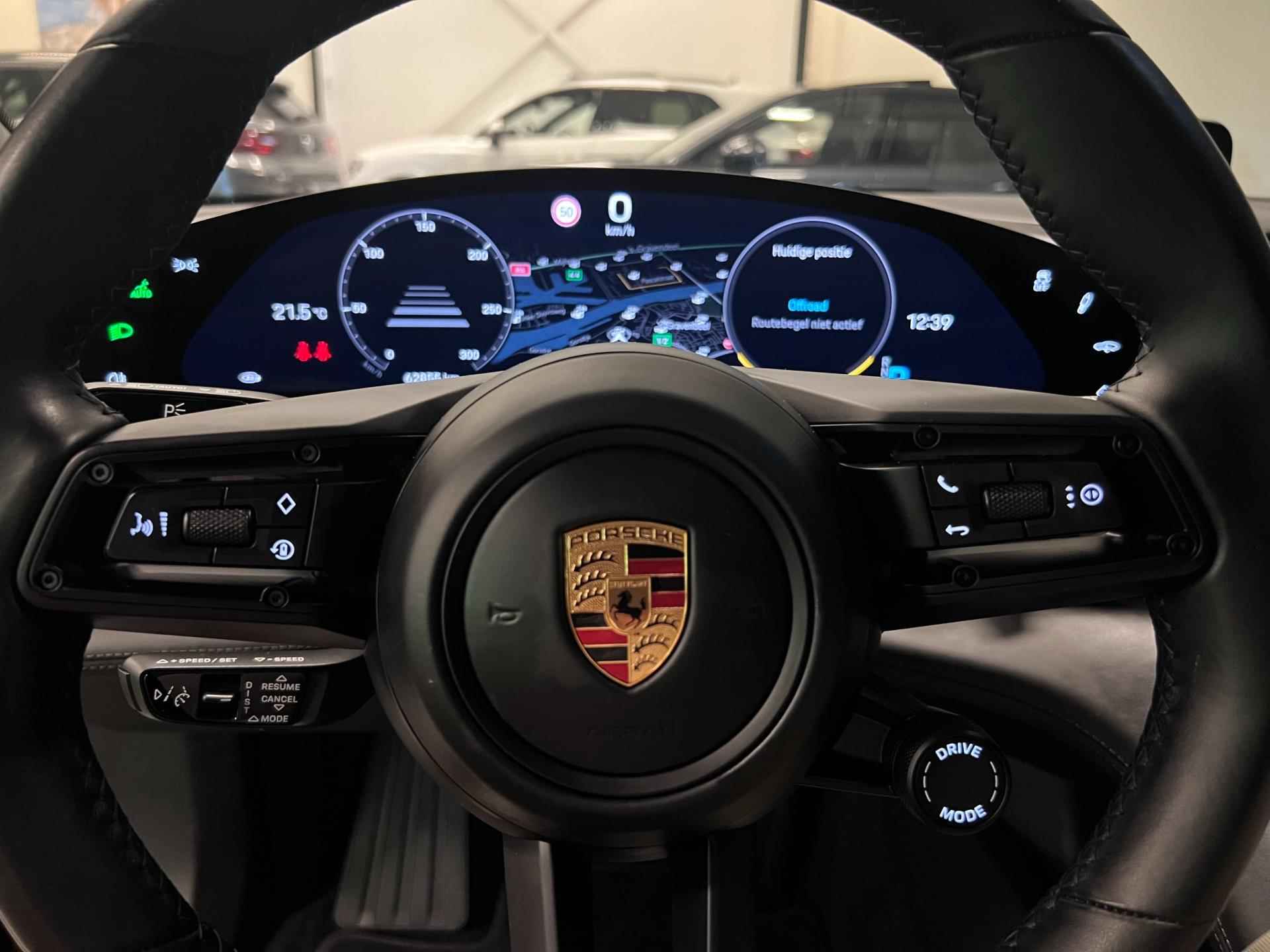 Porsche Taycan Performance 84 kWh 21'' PANO/NAVI/DAB/CARPLAY/BOSE/CAM/// - 31/59