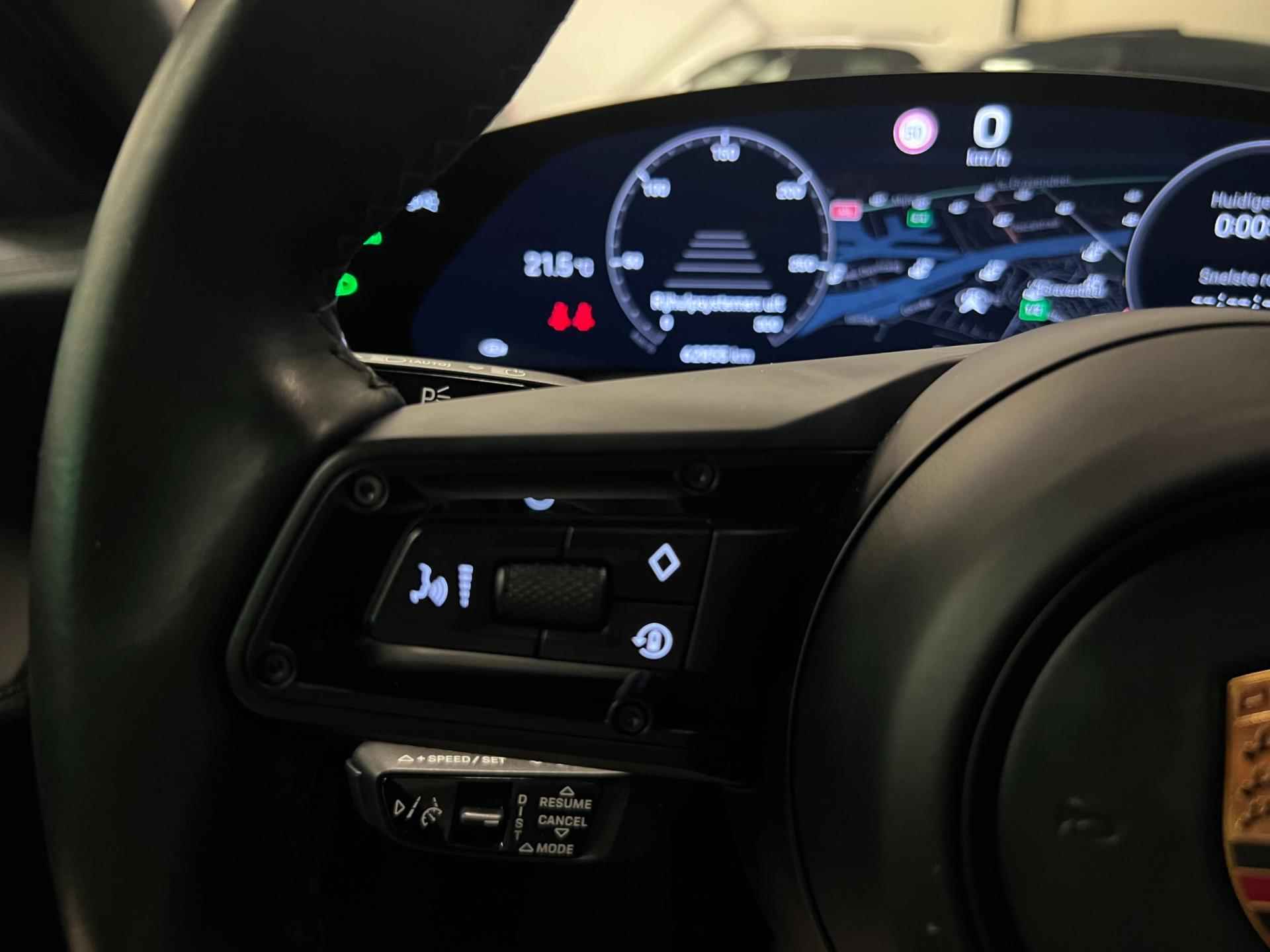 Porsche Taycan Performance 84 kWh 21'' PANO/NAVI/DAB/CARPLAY/BOSE/CAM/// - 58/59