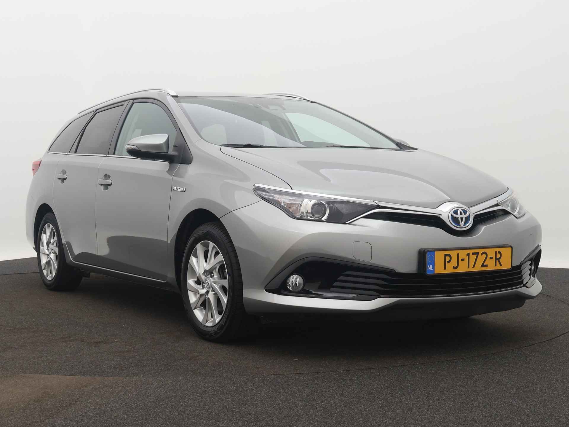 Toyota Auris Touring Sports 1.8 Hybrid Dynamic Go | Navigatie | Camera | LM velgen | Climate Control | - 17/43