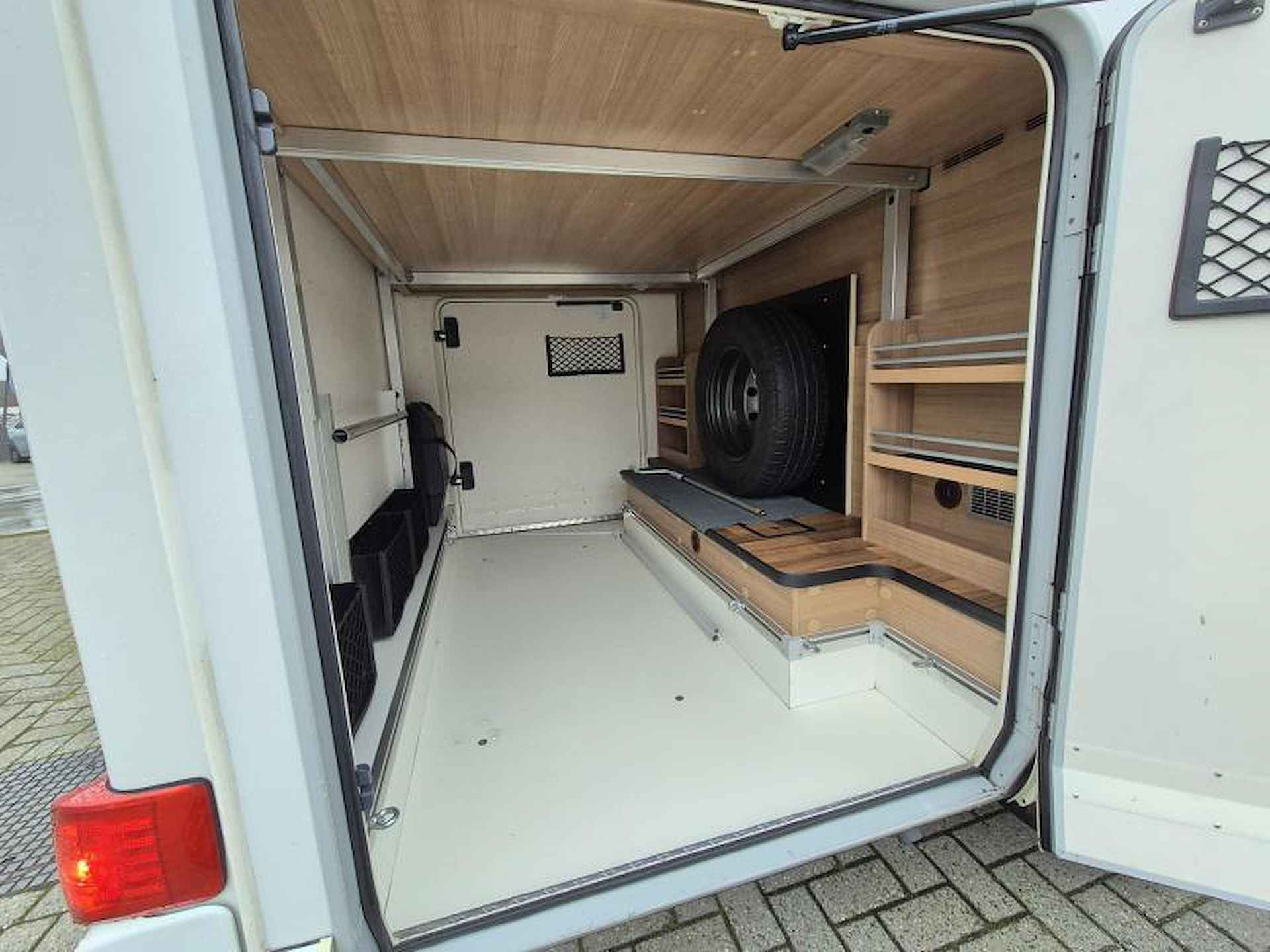 Hymer B514  Hefbed / Zonnepanelen - 22/25