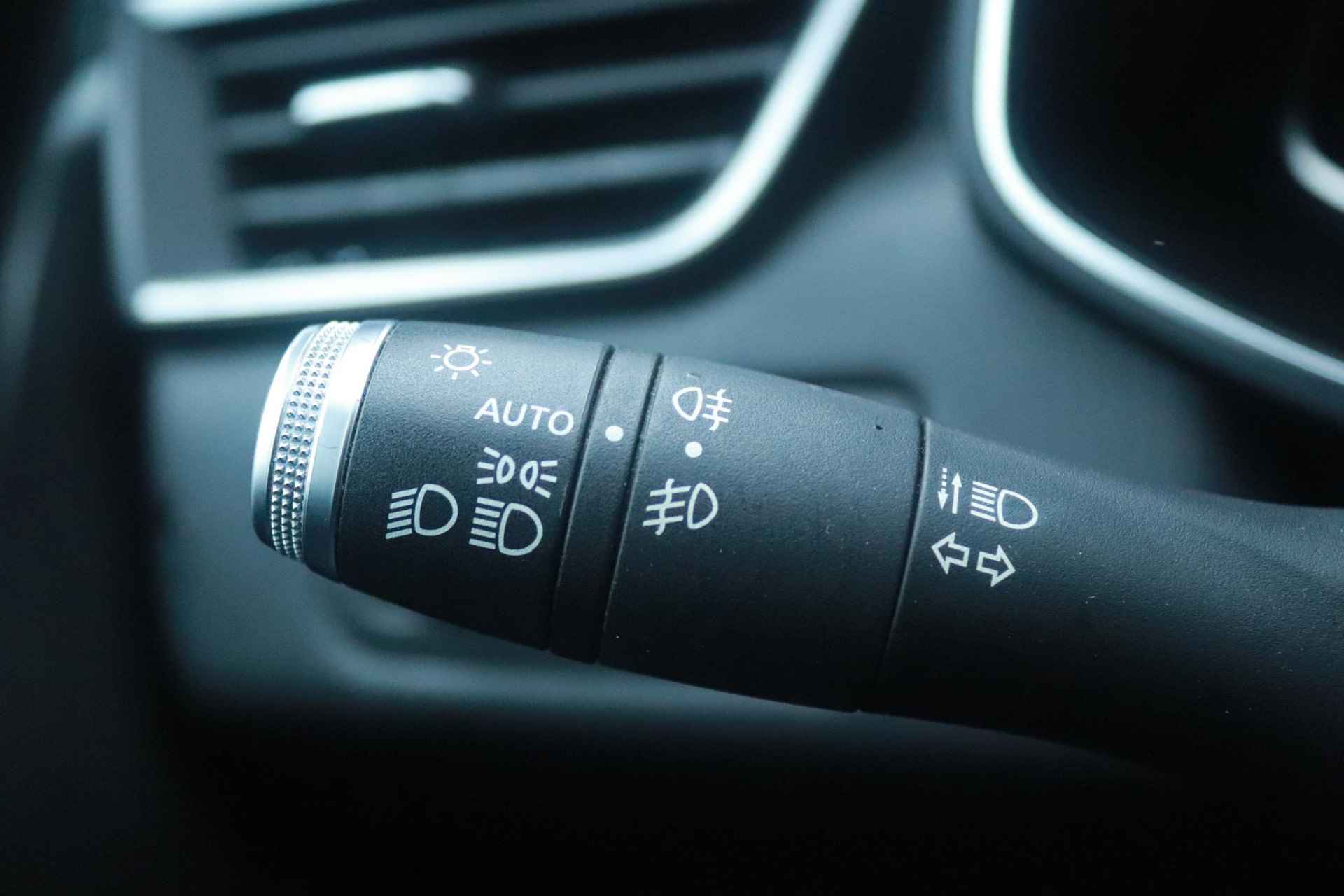 Renault Clio 1.3 TCe 130 EDC Intens | Automaat | 130 PK | 1e Eig. | 17" LMV | A. Camera | Cruise | Dealer Onderhouden | Geen Import! - 17/28