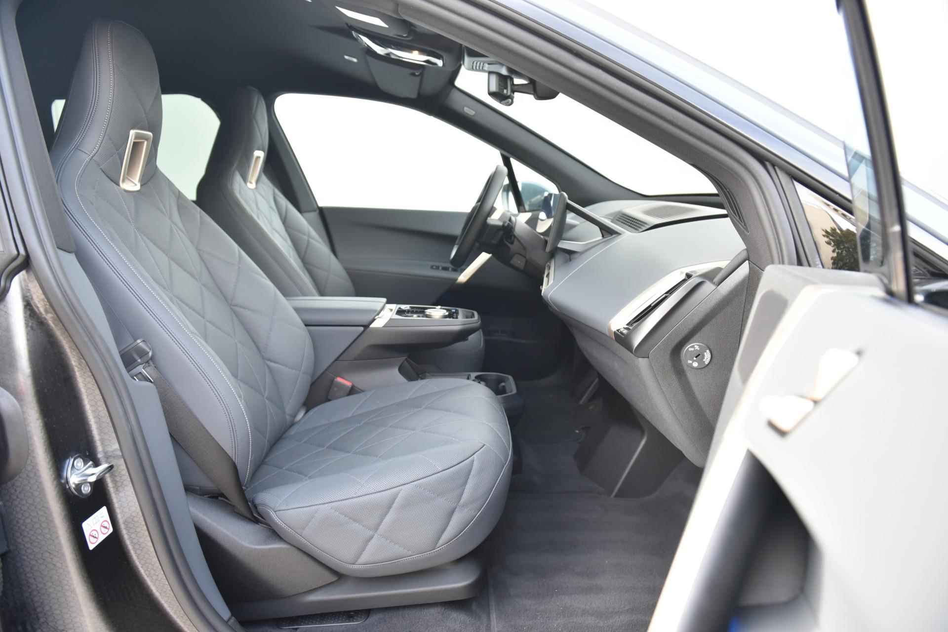 BMW iX xDrive40 Sport Stoelventilatie / Head Up Display / Stoelverwarming / 21 Inch / 4 Zone Airco - 5/25