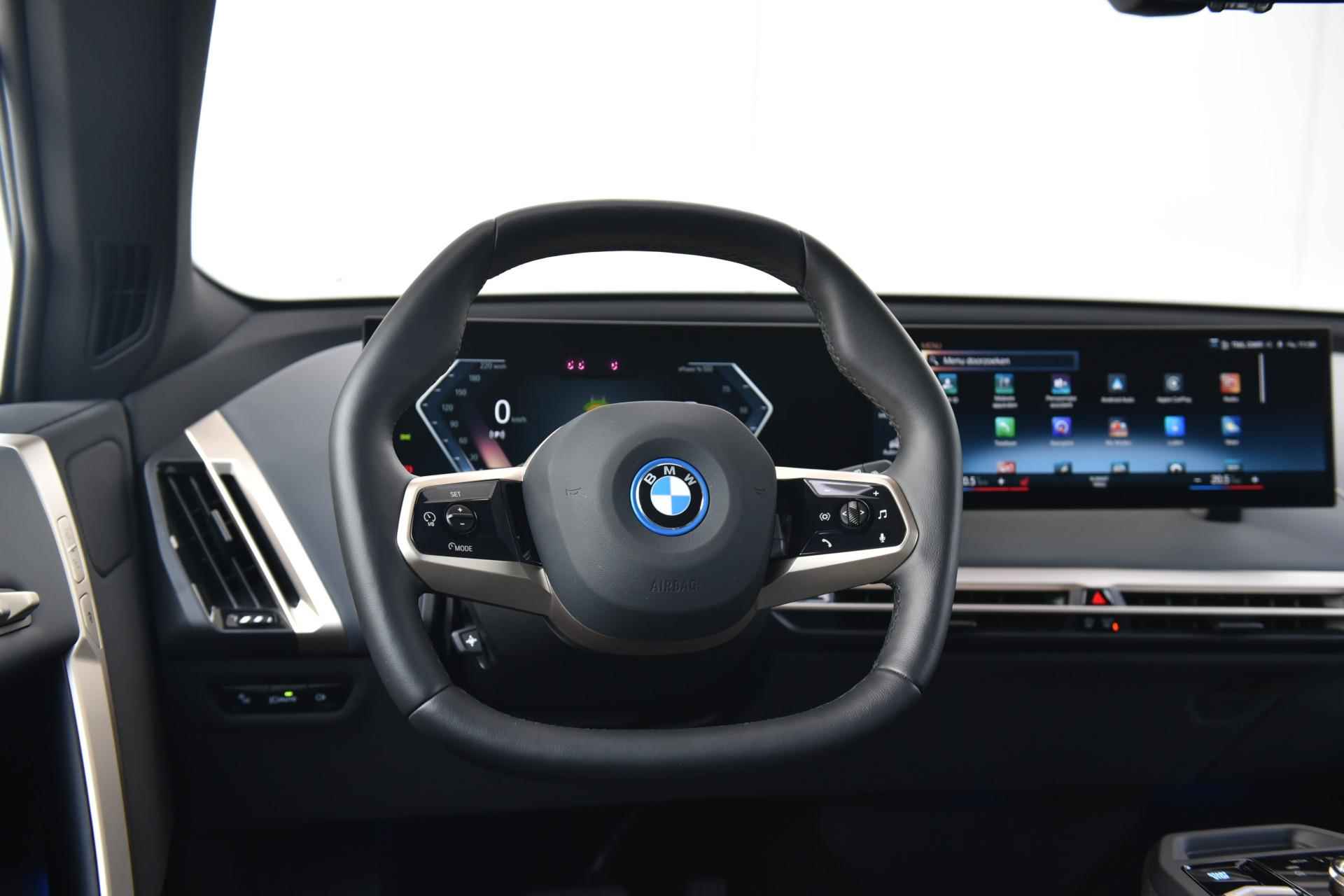 BMW iX xDrive40 Sport Stoelventilatie / Head Up Display / Stoelverwarming / 21 Inch / 4 Zone Airco - 16/25