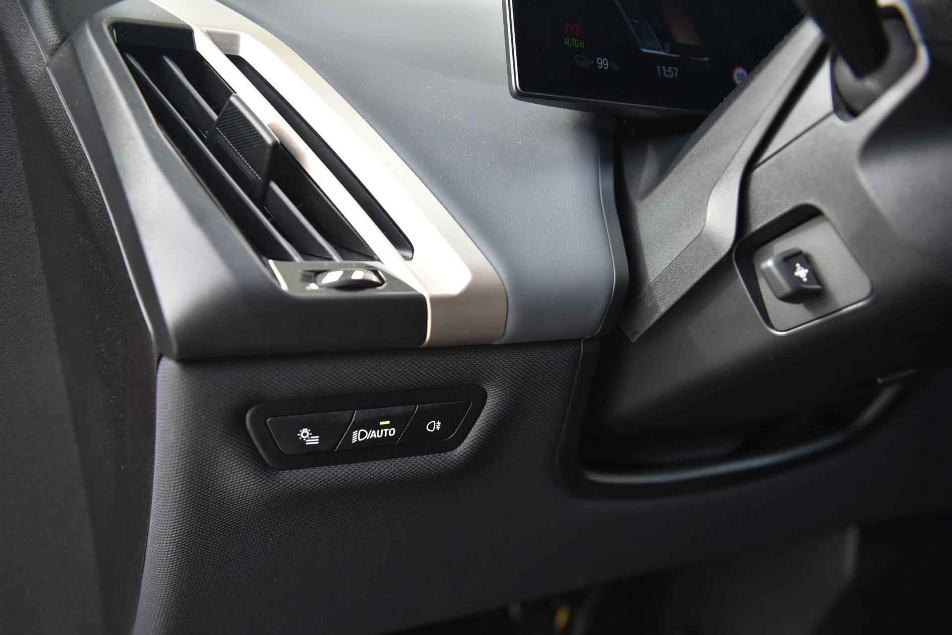 BMW iX xDrive40 Sport Stoelventilatie / Head Up Display / Stoelverwarming / 21 Inch / 4 Zone Airco - 21/25
