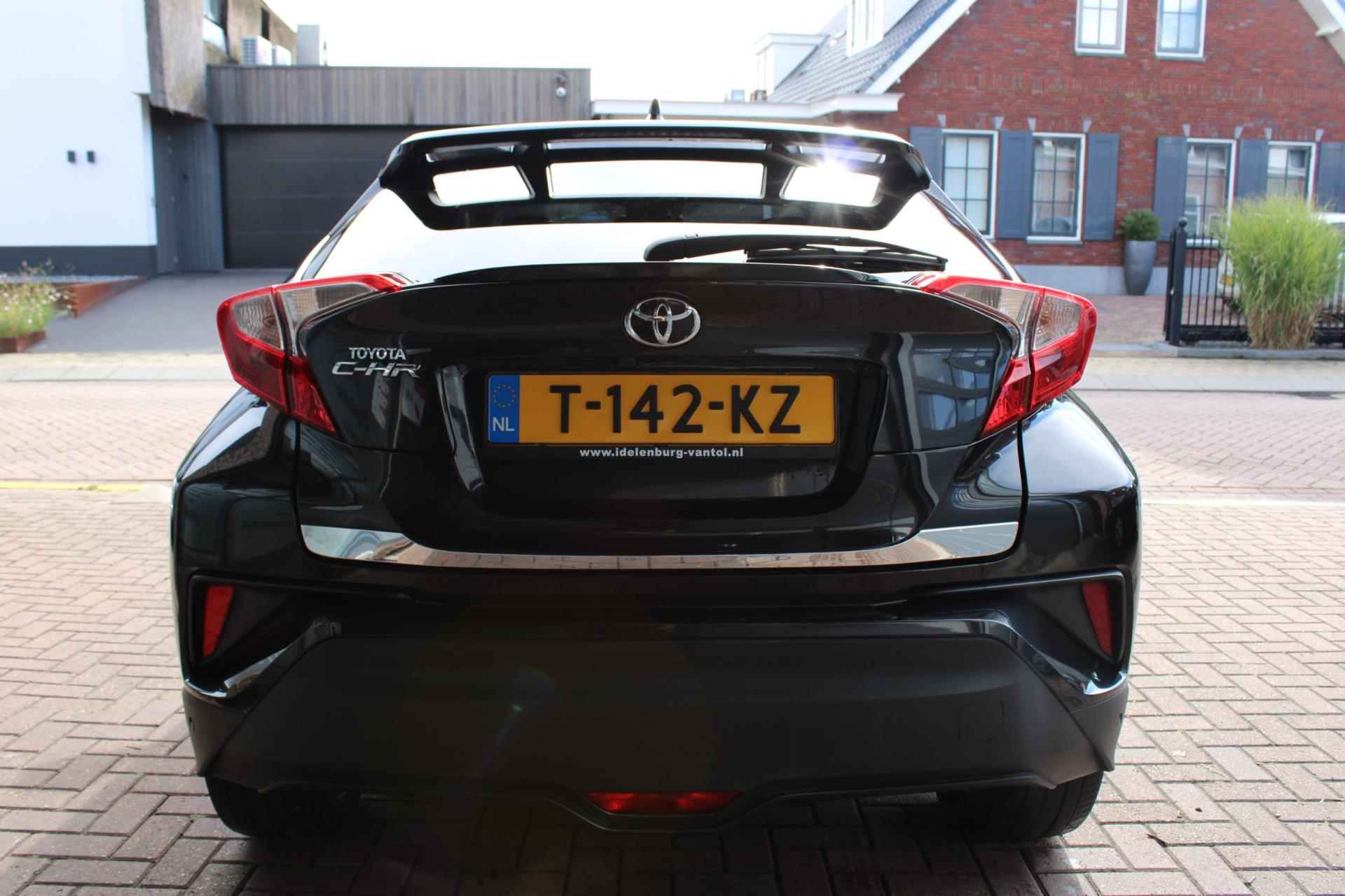 Toyota C-HR 1.2 Premium // Stoelverwarming // Camera // Cruise // Leer - 4/29