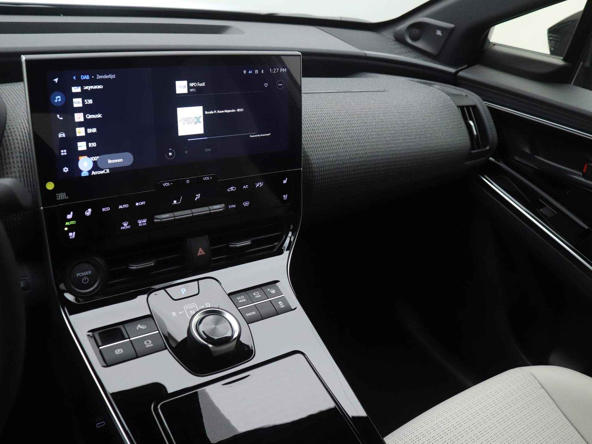 Toyota Bz4x Premium 71 kWh *Demo* | Ivoor Leder Interieur | JBL-Audio | Solar Roof - 7/49