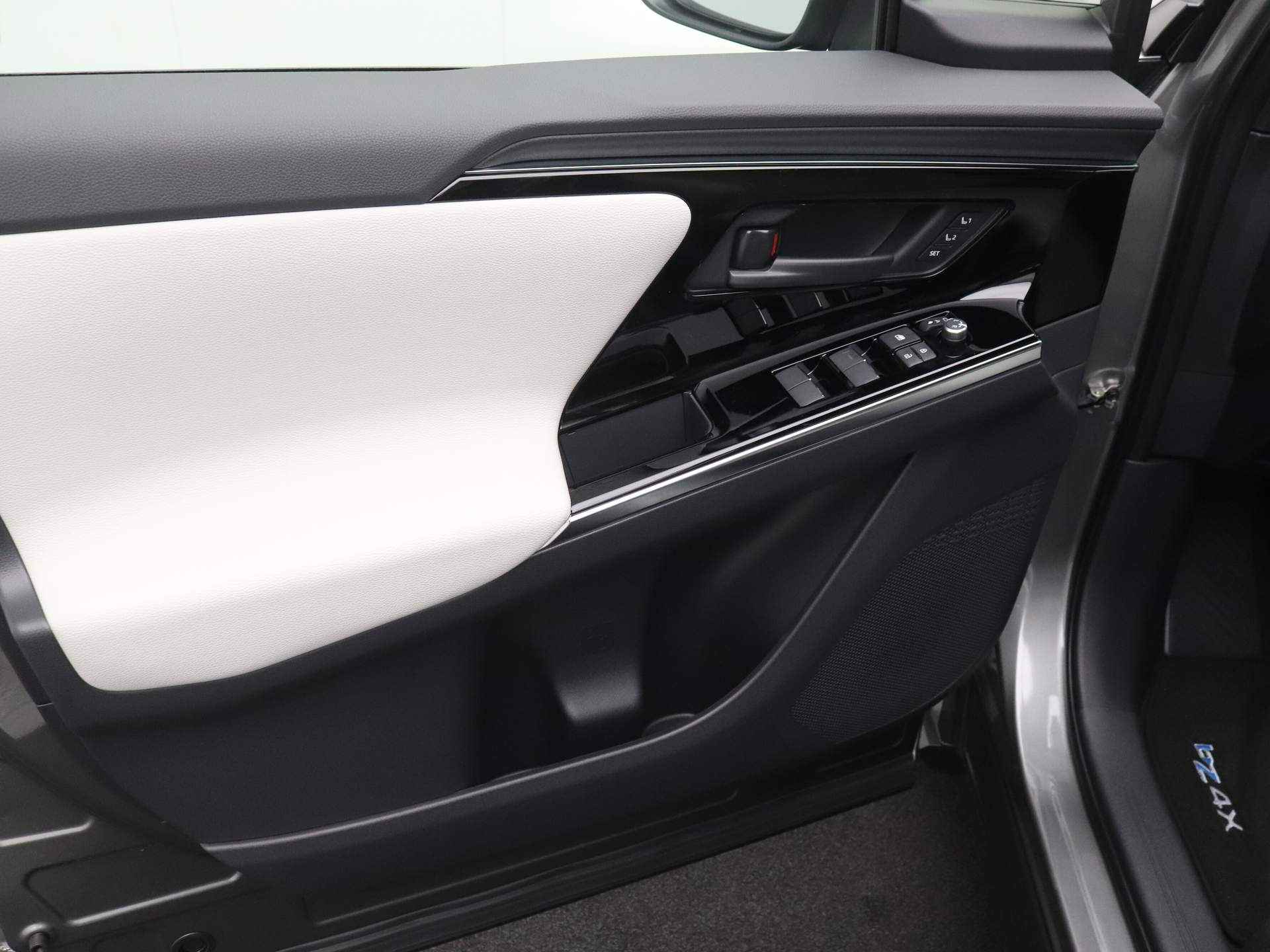 Toyota Bz4x Premium 71 kWh *Demo* | Ivoor Leder Interieur | JBL-Audio | Solar Roof - 29/49